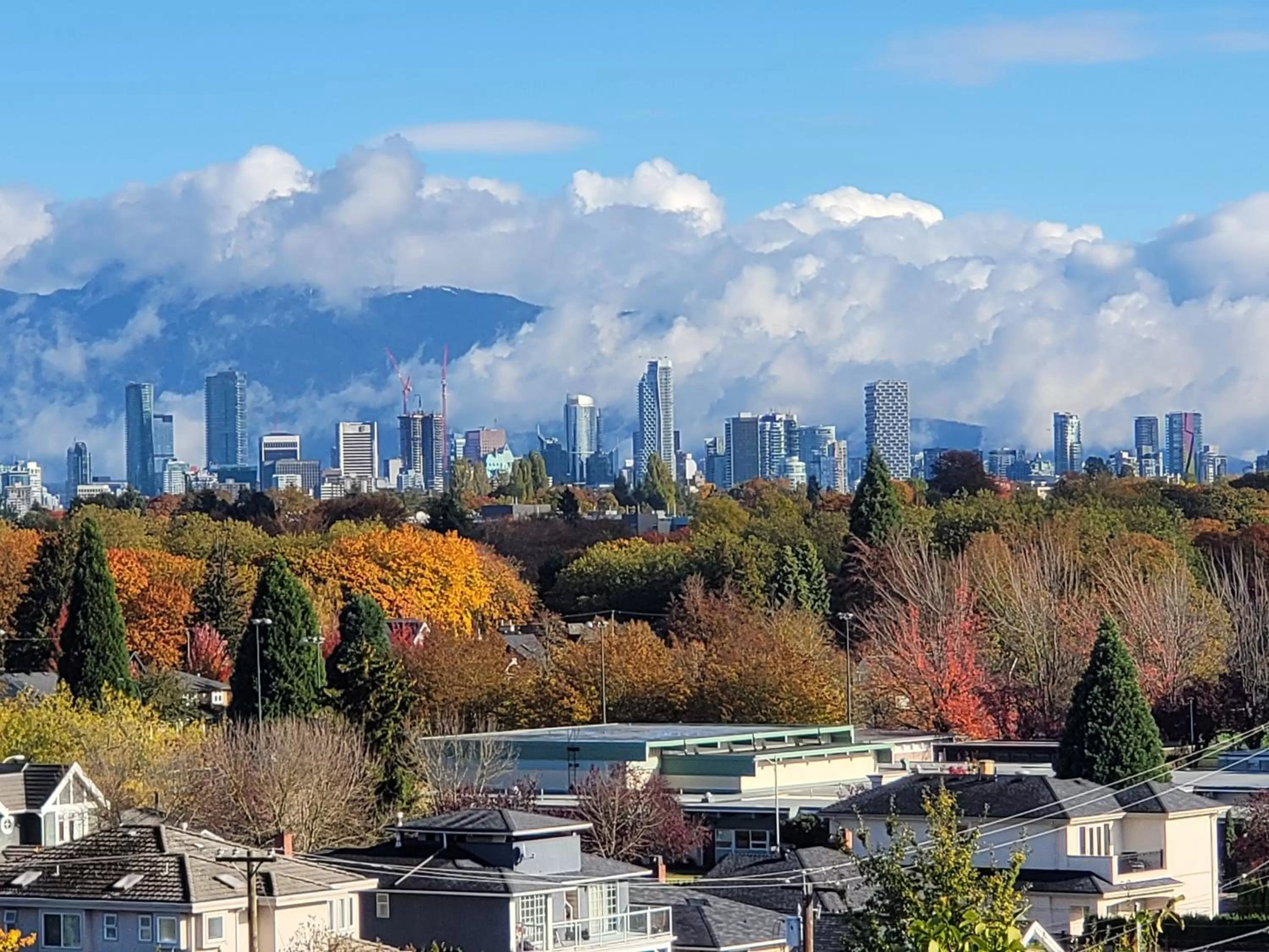 City view in Suite Smart Vancouver
