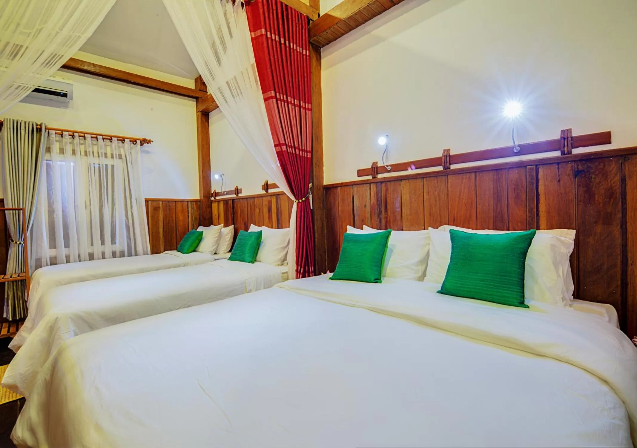 Bed in Maison Model d'Angkor