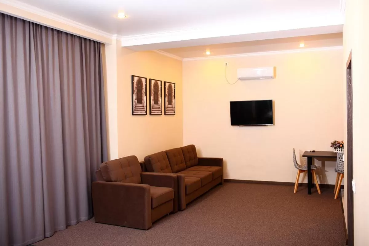 Seating area in Meridian