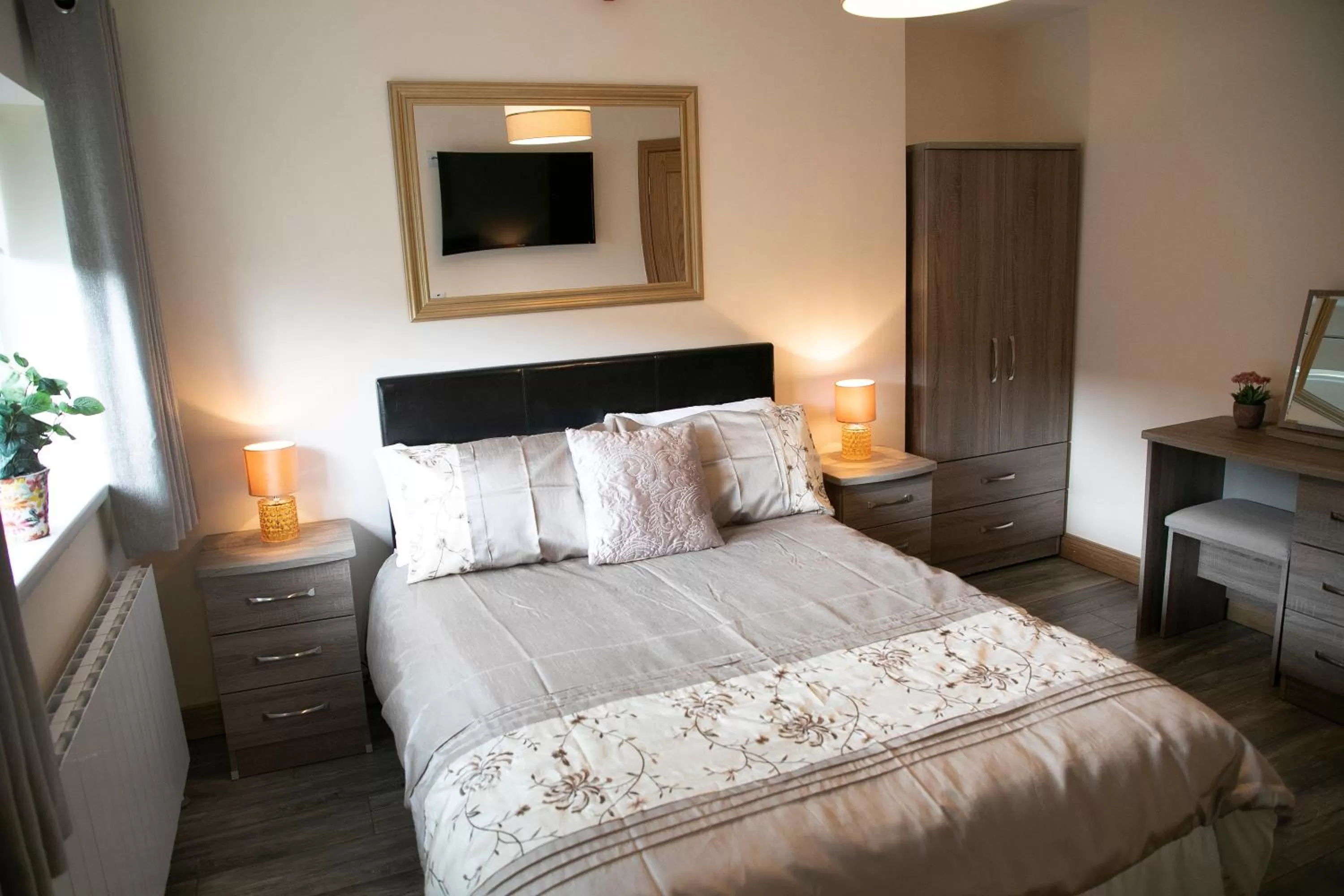 Photo of the whole room, Bed in Arch House B&B & Apartments