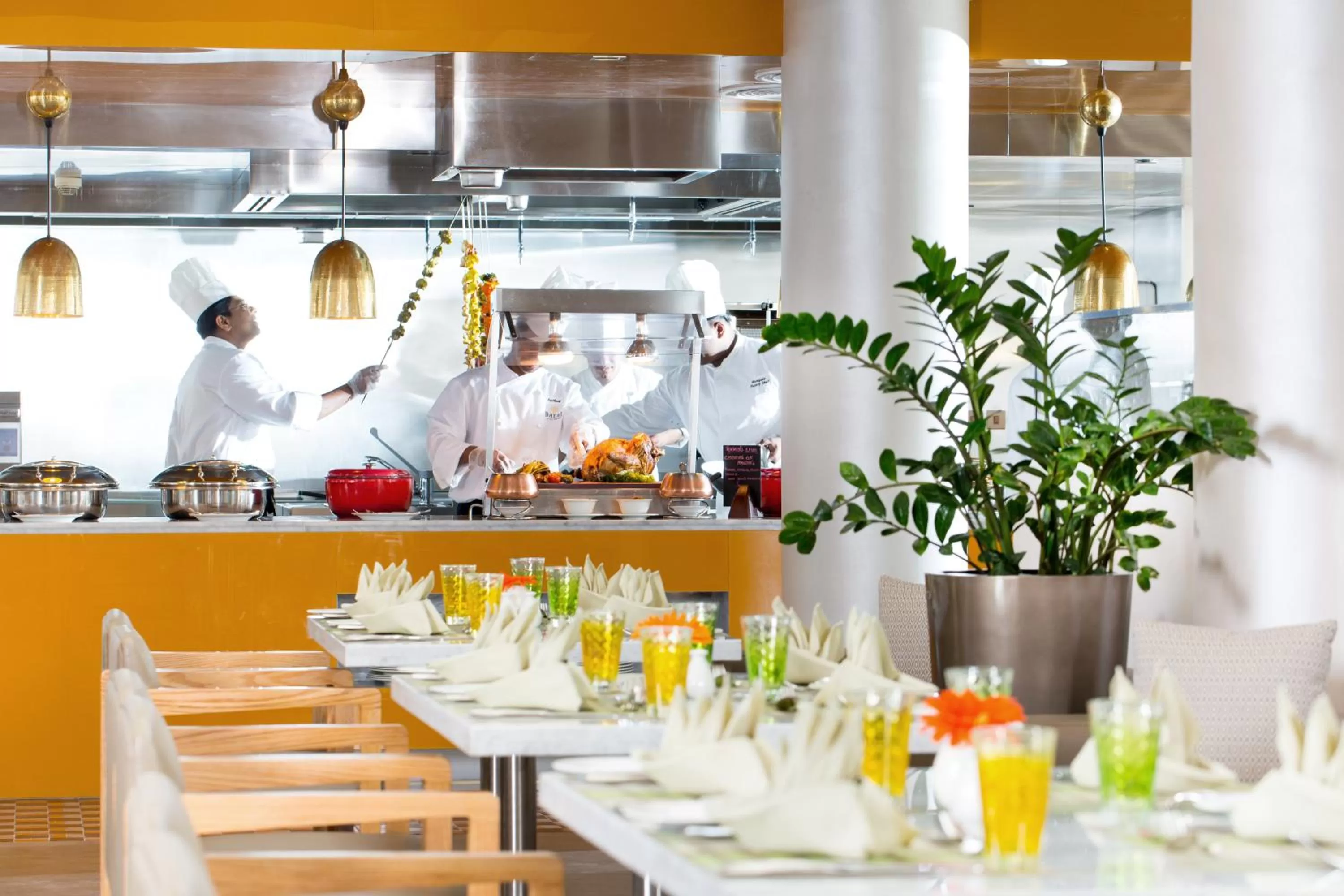 Restaurant/places to eat in Danat Al Ain Resort