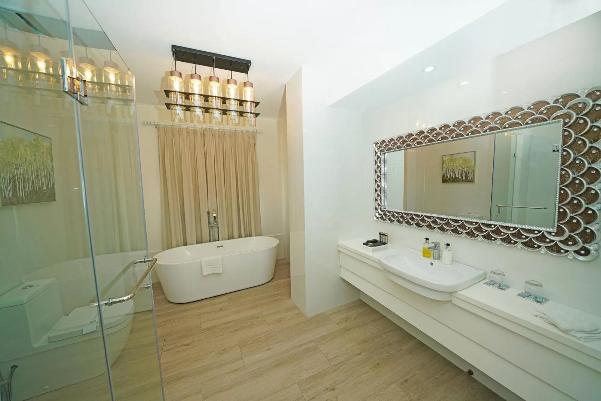 Shower in Hotel Carlito Tagaytay