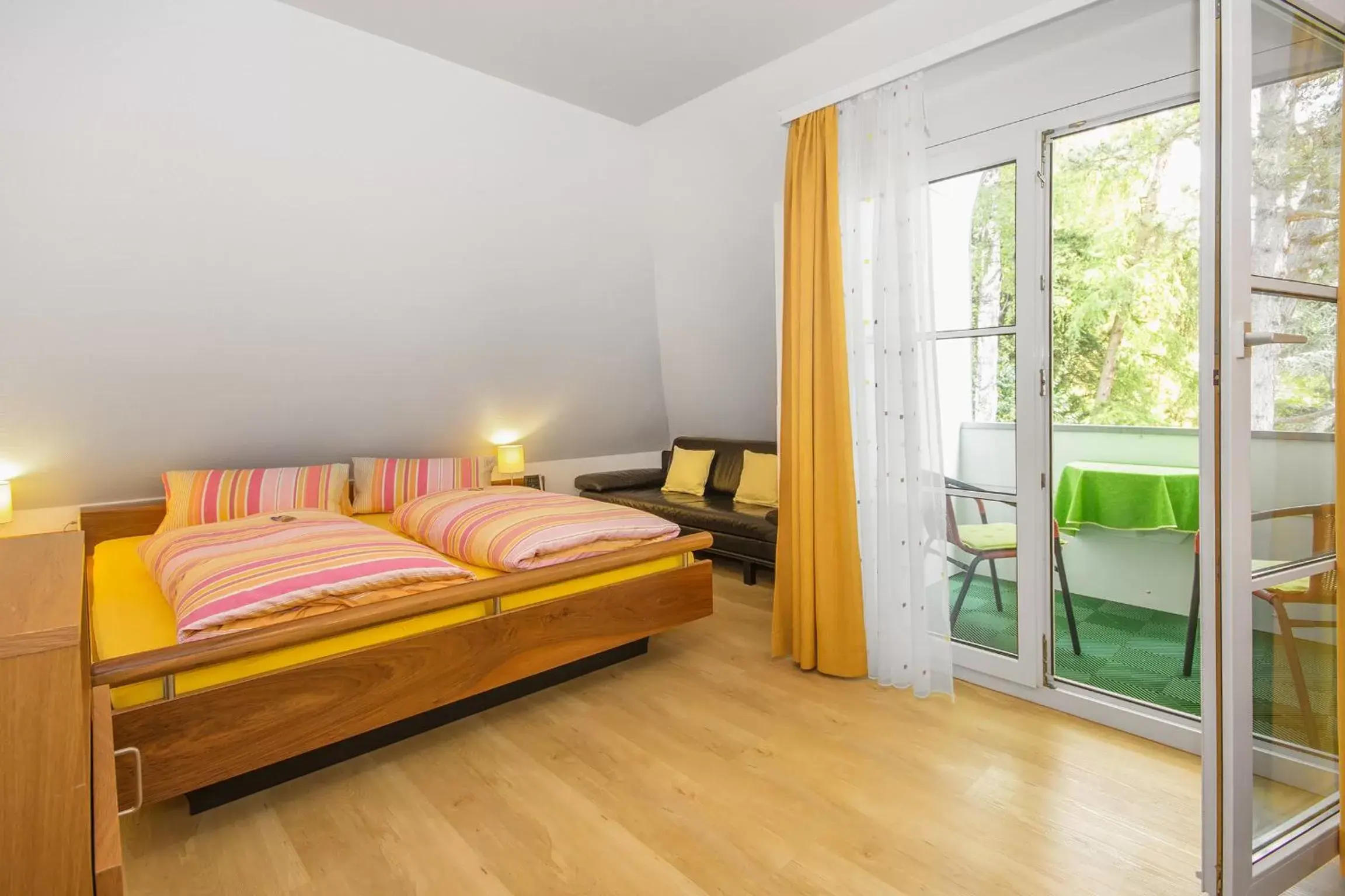 Double Room with Balcony in Apart Hotel Stadtgarten Double Room with Balcony in Apart Hotel Stadtgarten