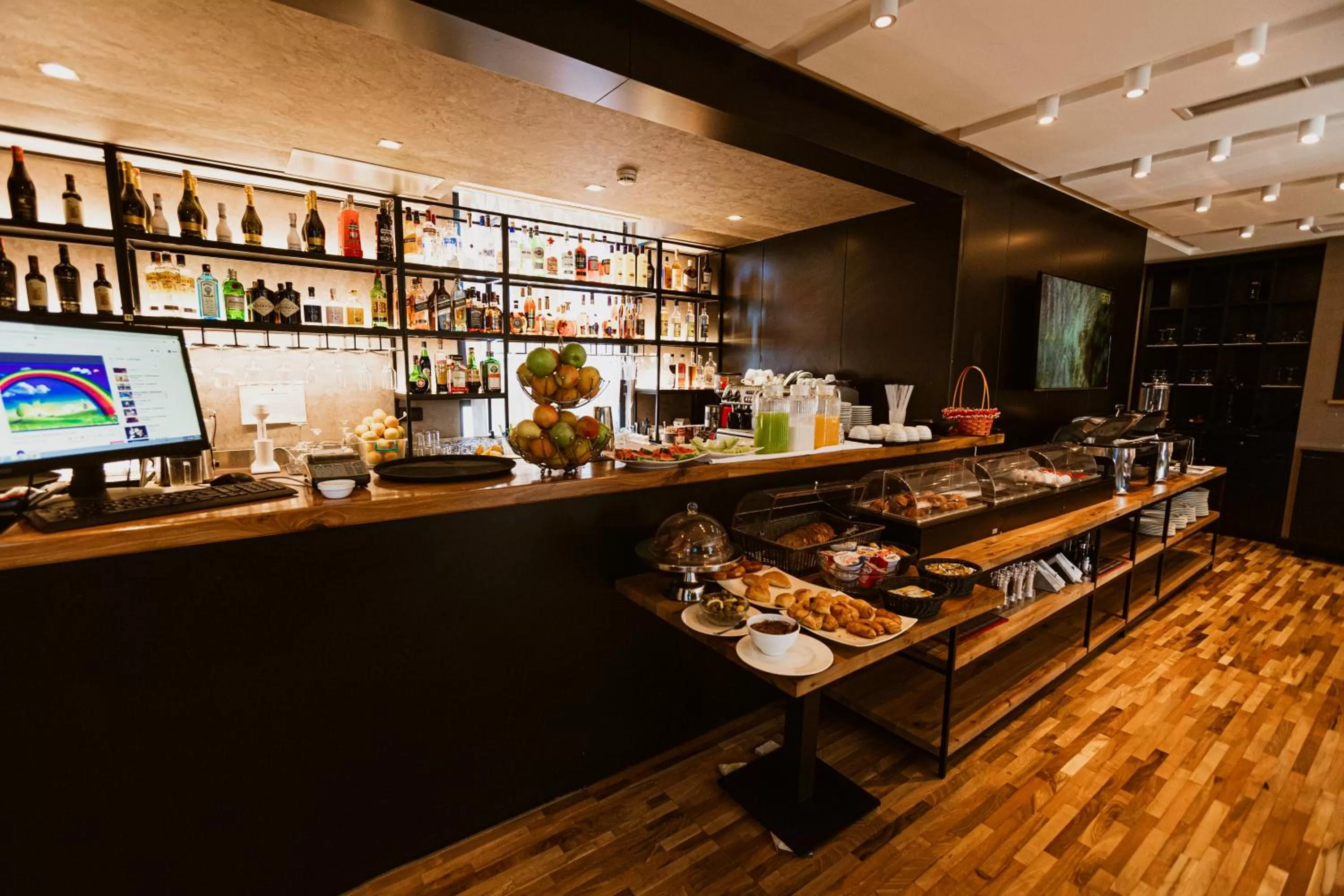 Restaurant/places to eat in Privilege Hotel & Spa