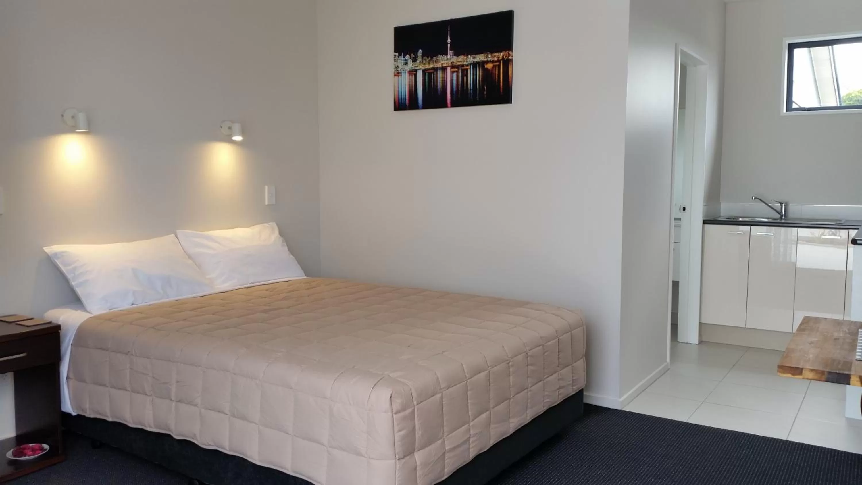 Photo of the whole room, Bed in 319 Addington Motel