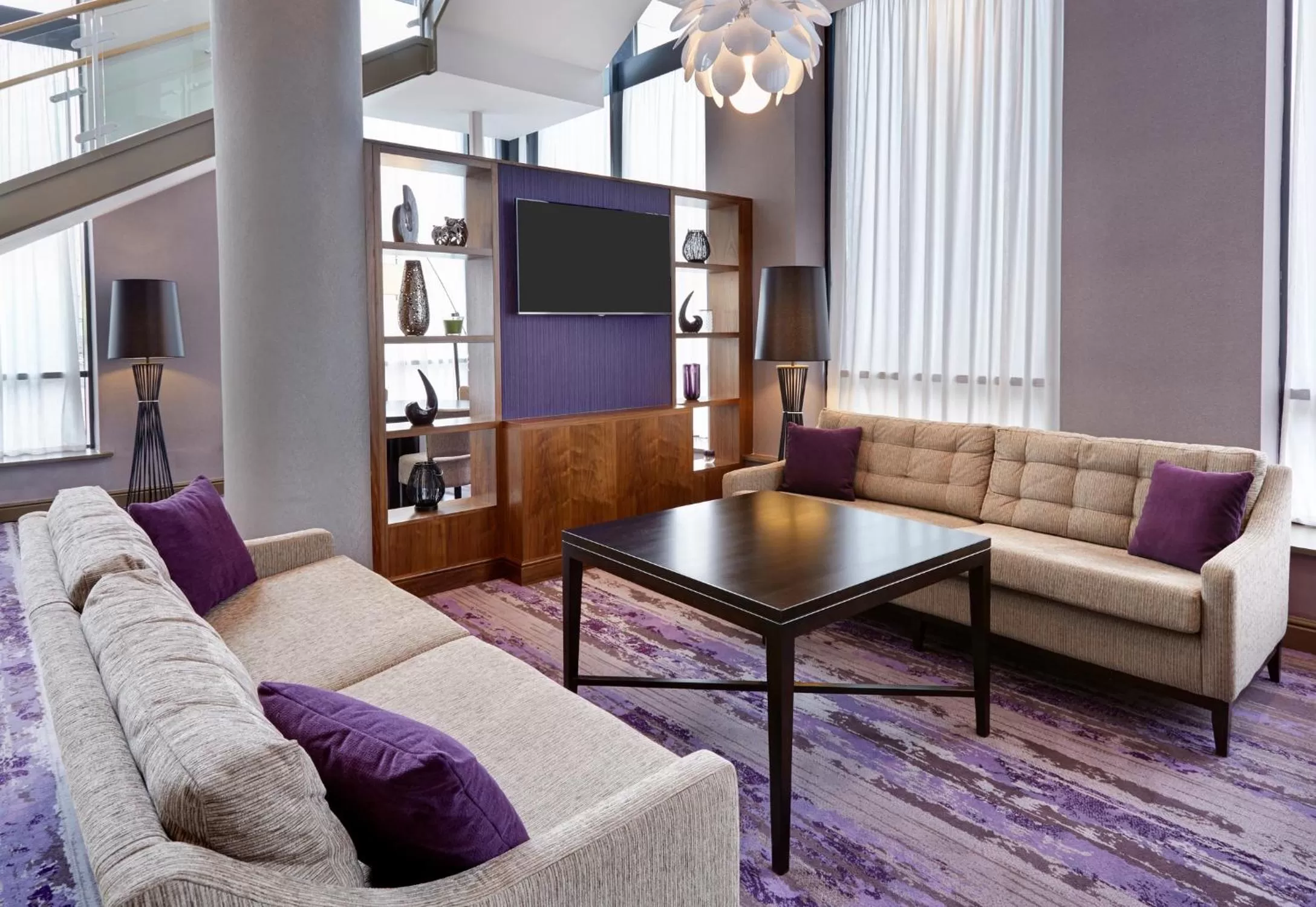 Lobby or reception in Leonardo Hotel Milton Keynes