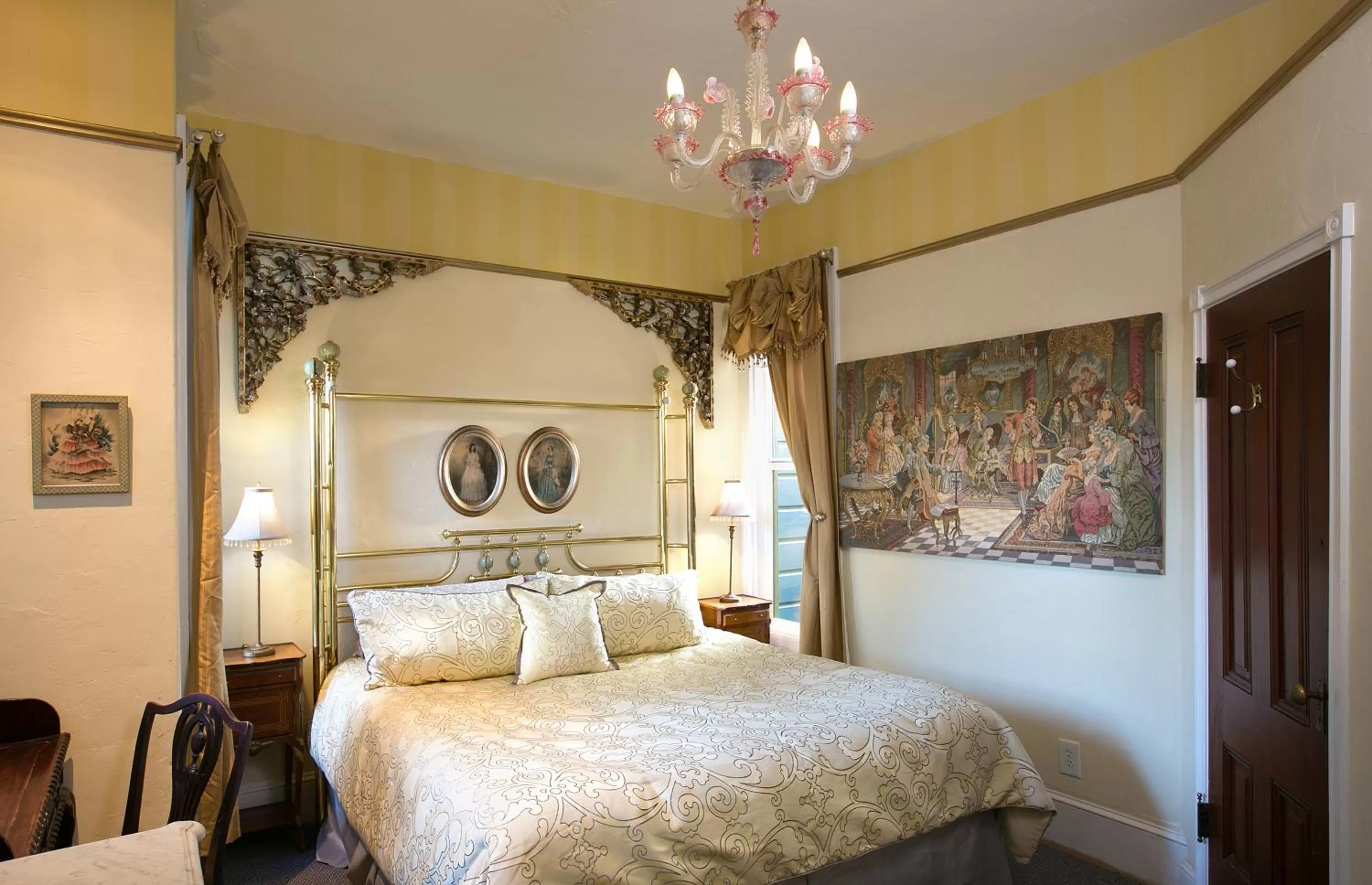 Bedroom, Bed in Noe's Nest Bed and Breakfast