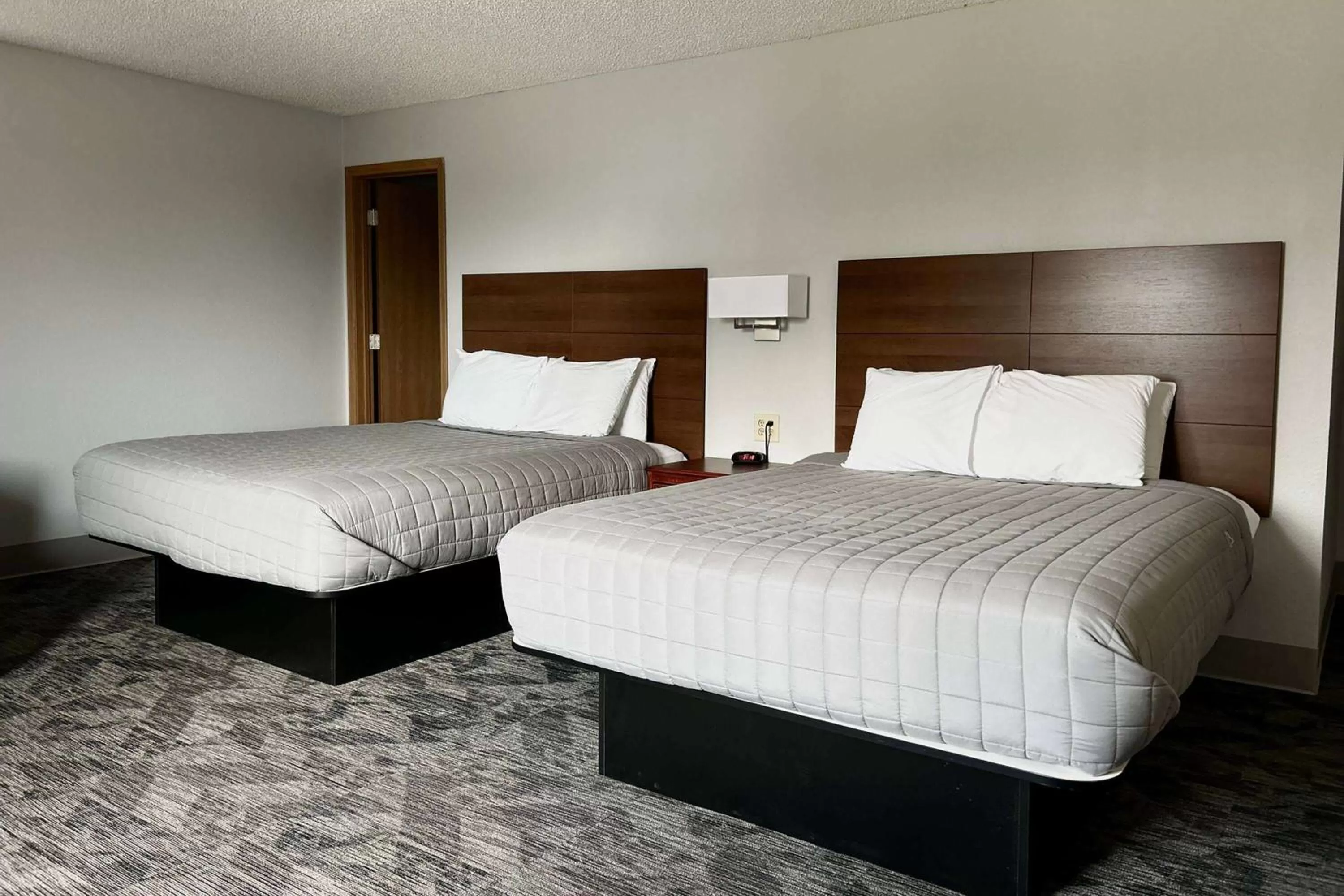 Photo of the whole room, Bed in Travelodge by Wyndham Lincoln South