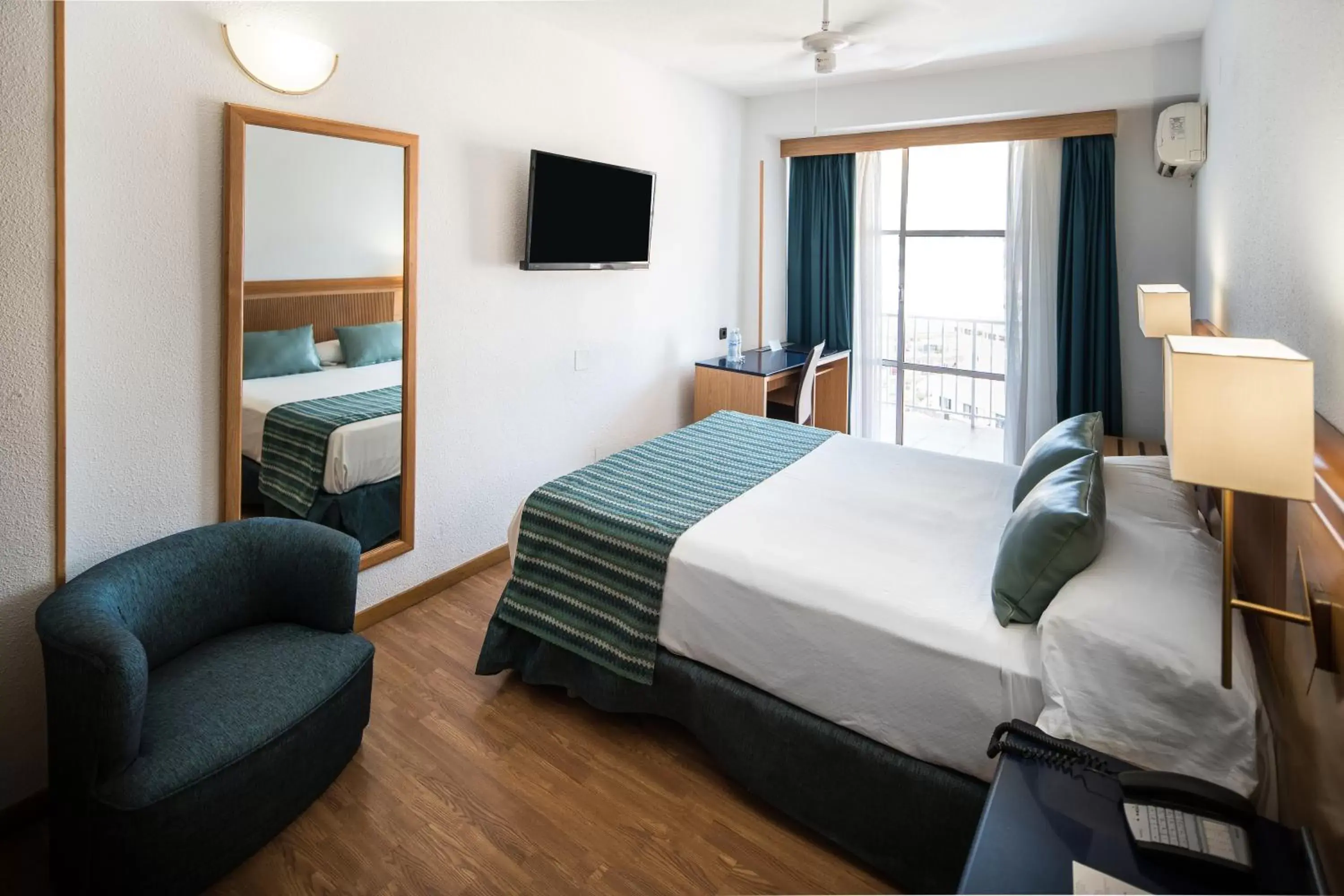 Double or Twin Room with Balcony and Sea View - single occupancy in Catalonia Las Vegas - Adults Only Double or Twin Room with Balcony and Sea View - single occupancy in Catalonia Las Vegas - Adults Only
