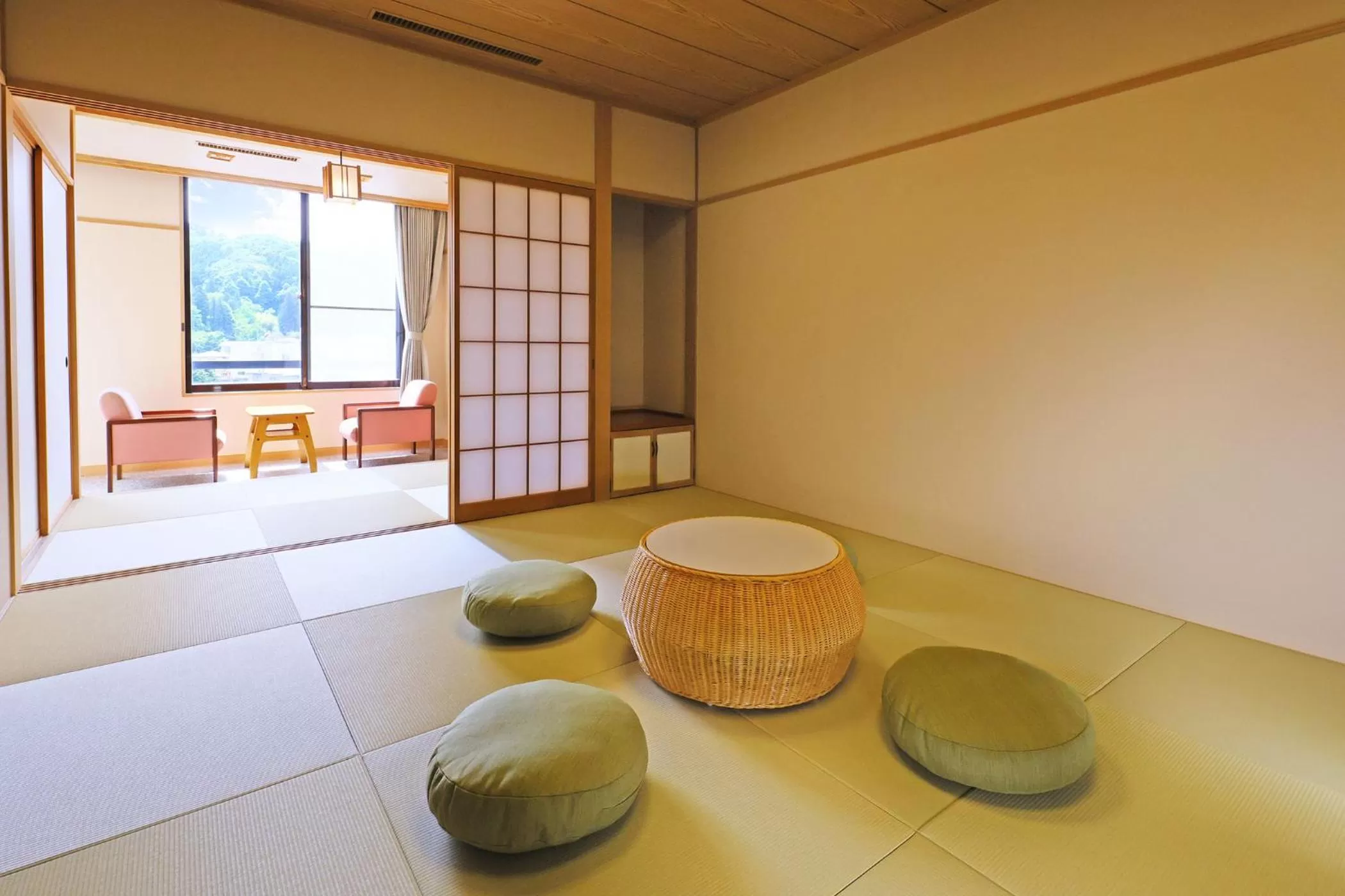 Photo of the whole room in TAOYA Akiu