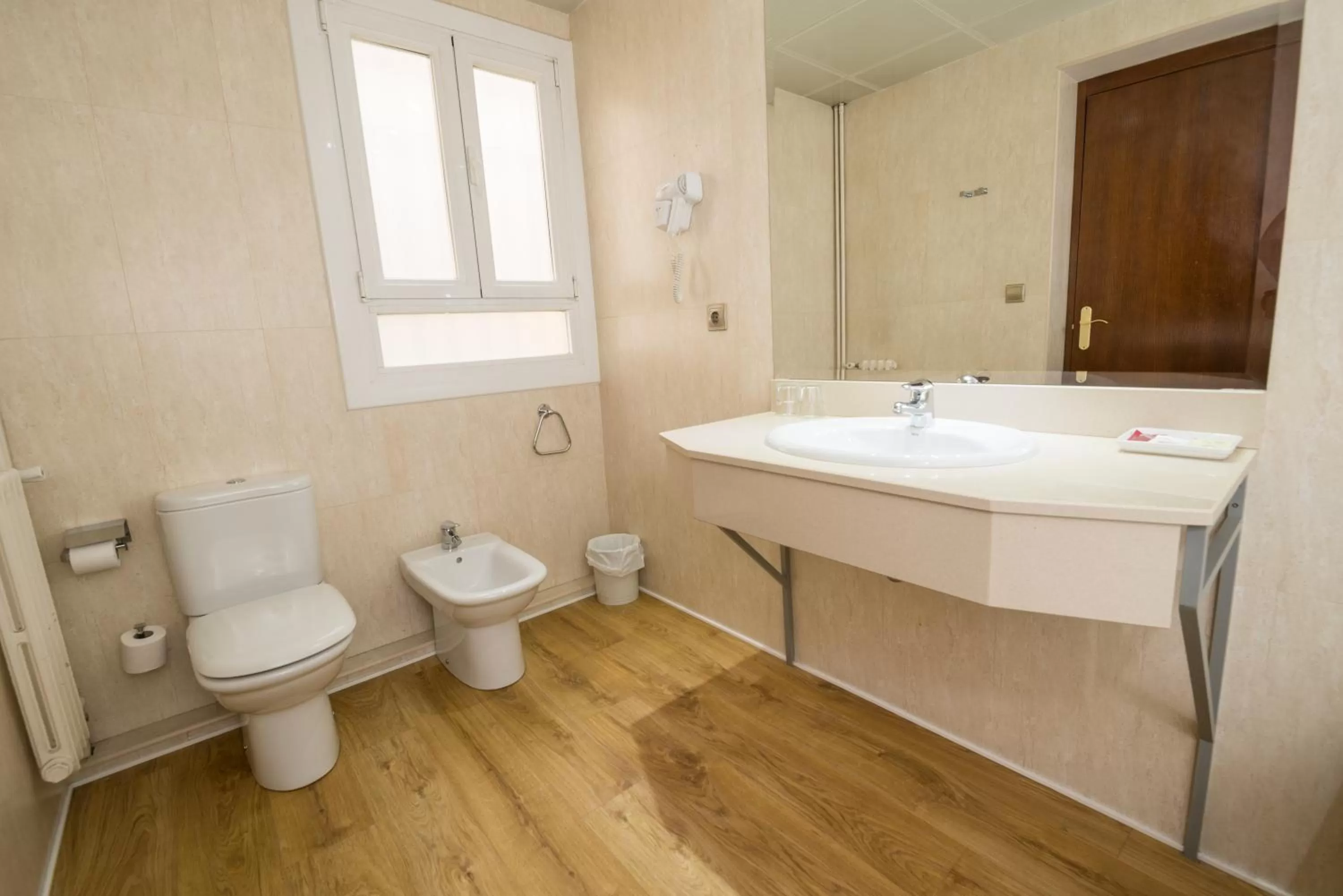 Bathroom in Ramon Berenguer IV