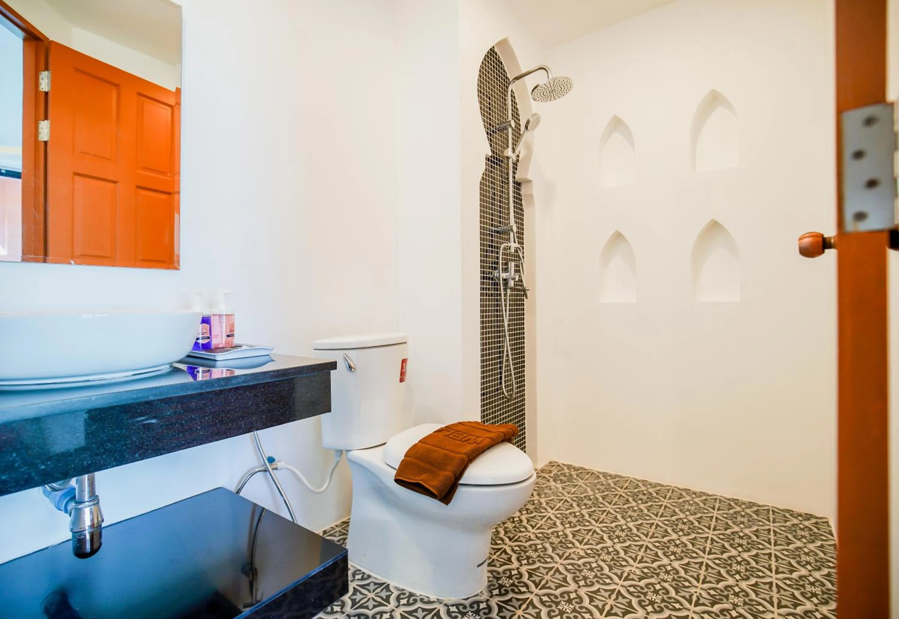 Toilet in Khaleej Mass Hotel Patong