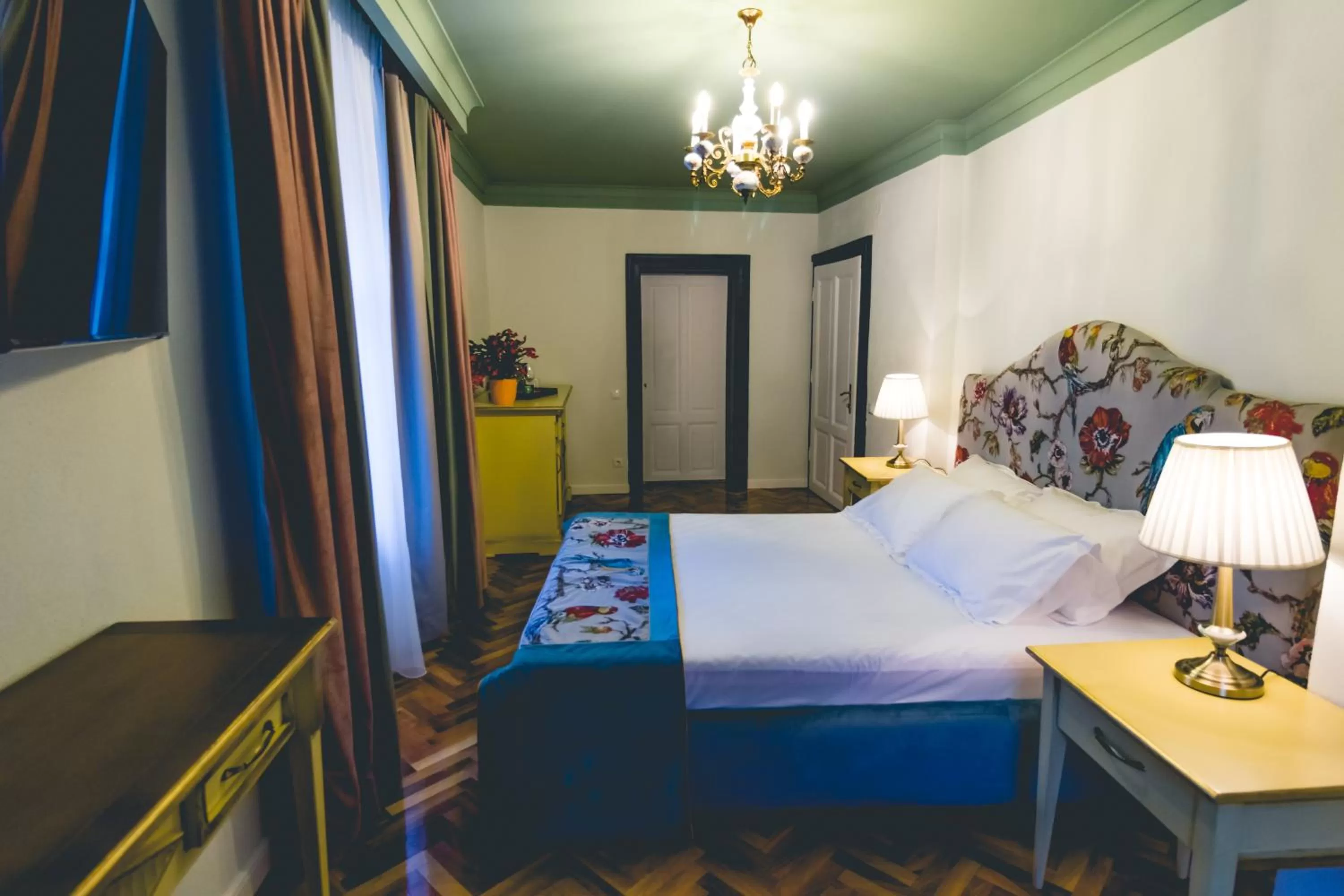 Photo of the whole room, Bed in MAGISTER seven