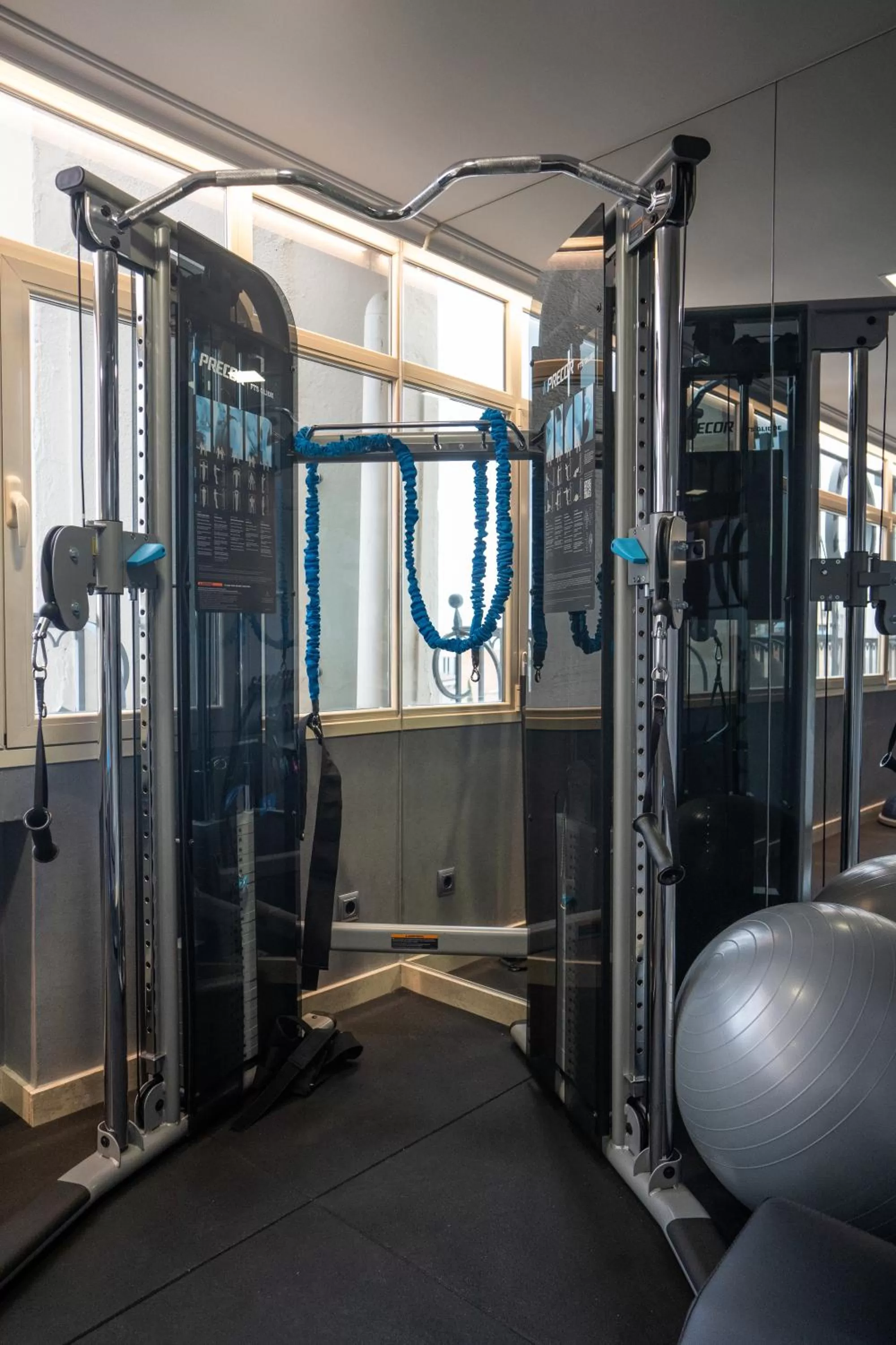 Fitness centre/facilities in Regente Hotel