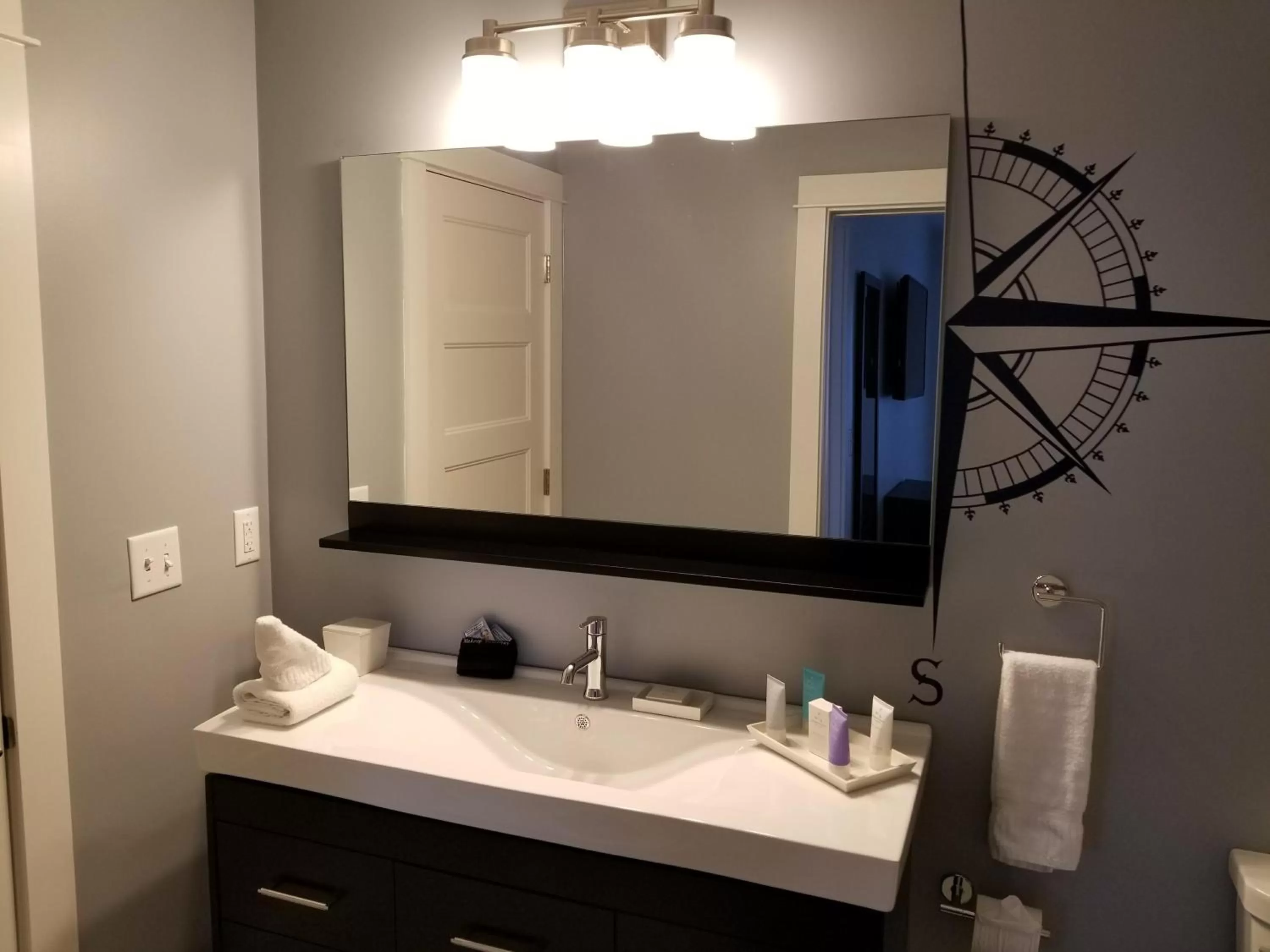 Bathroom in Marker 8 Hotel and Marina