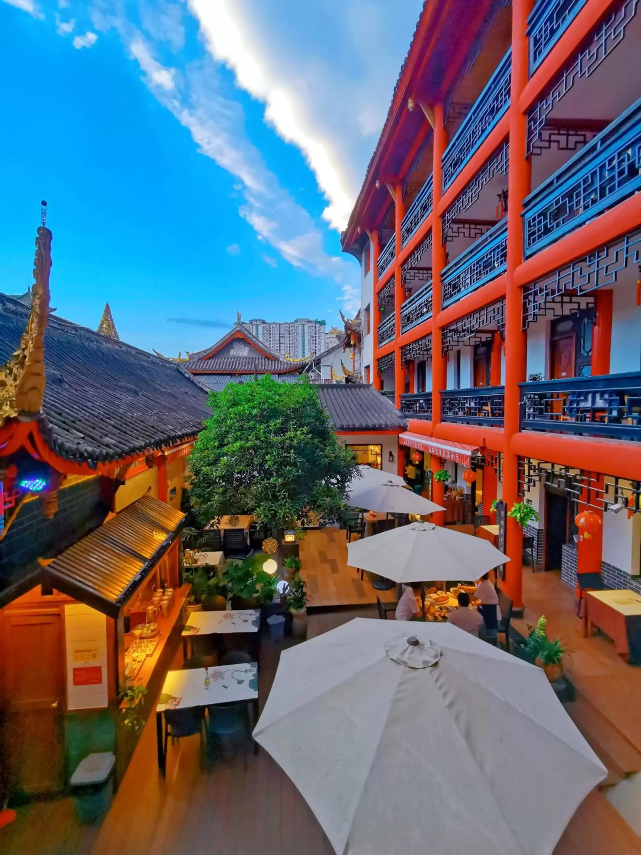 Wenjun Courtyard Hotel---3mins walk from Tonghuimen metro station ,next to People`s Park, fluent English service ,travel agency Wenjun Courtyard Hotel---3mins walk from Tonghuimen metro station ,next to People`s Park, fluent English service ,travel agency