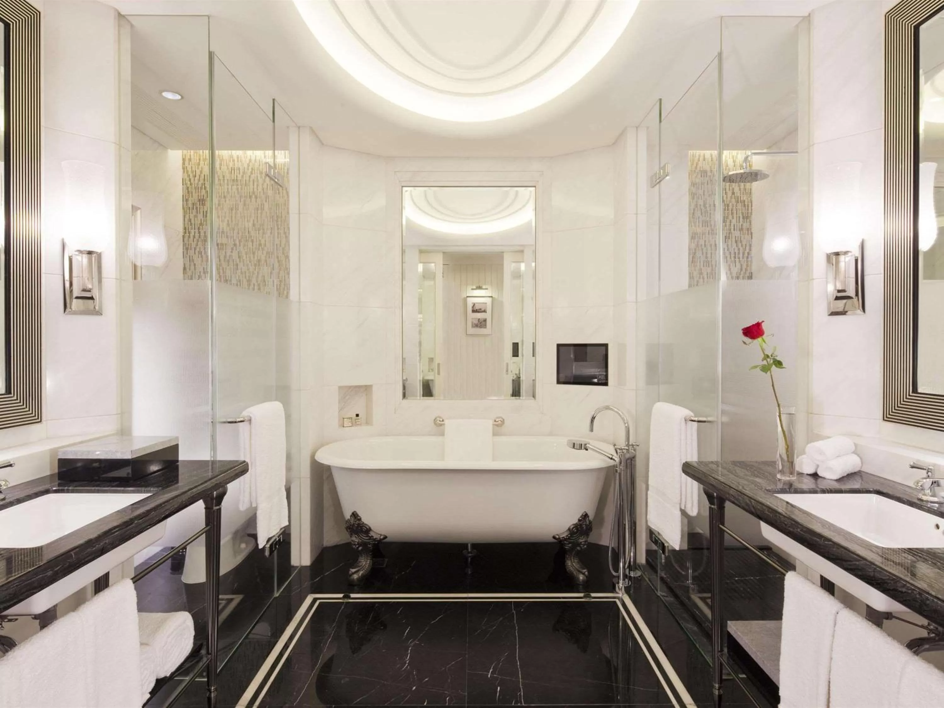 Photo of the whole room in Fairmont Peace Hotel on the Bund