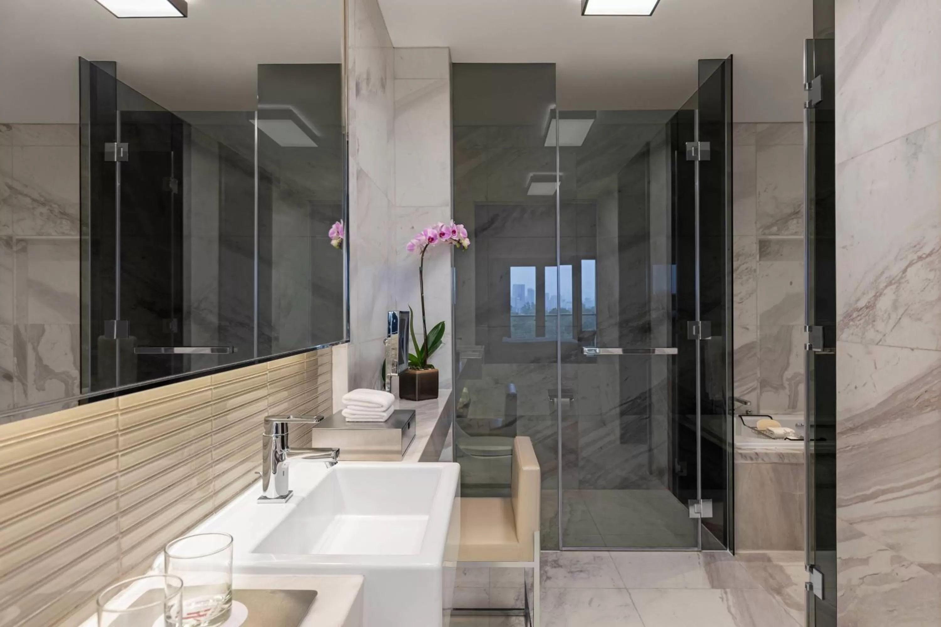 Bathroom in Manila Marriott Hotel at Newport World Resorts