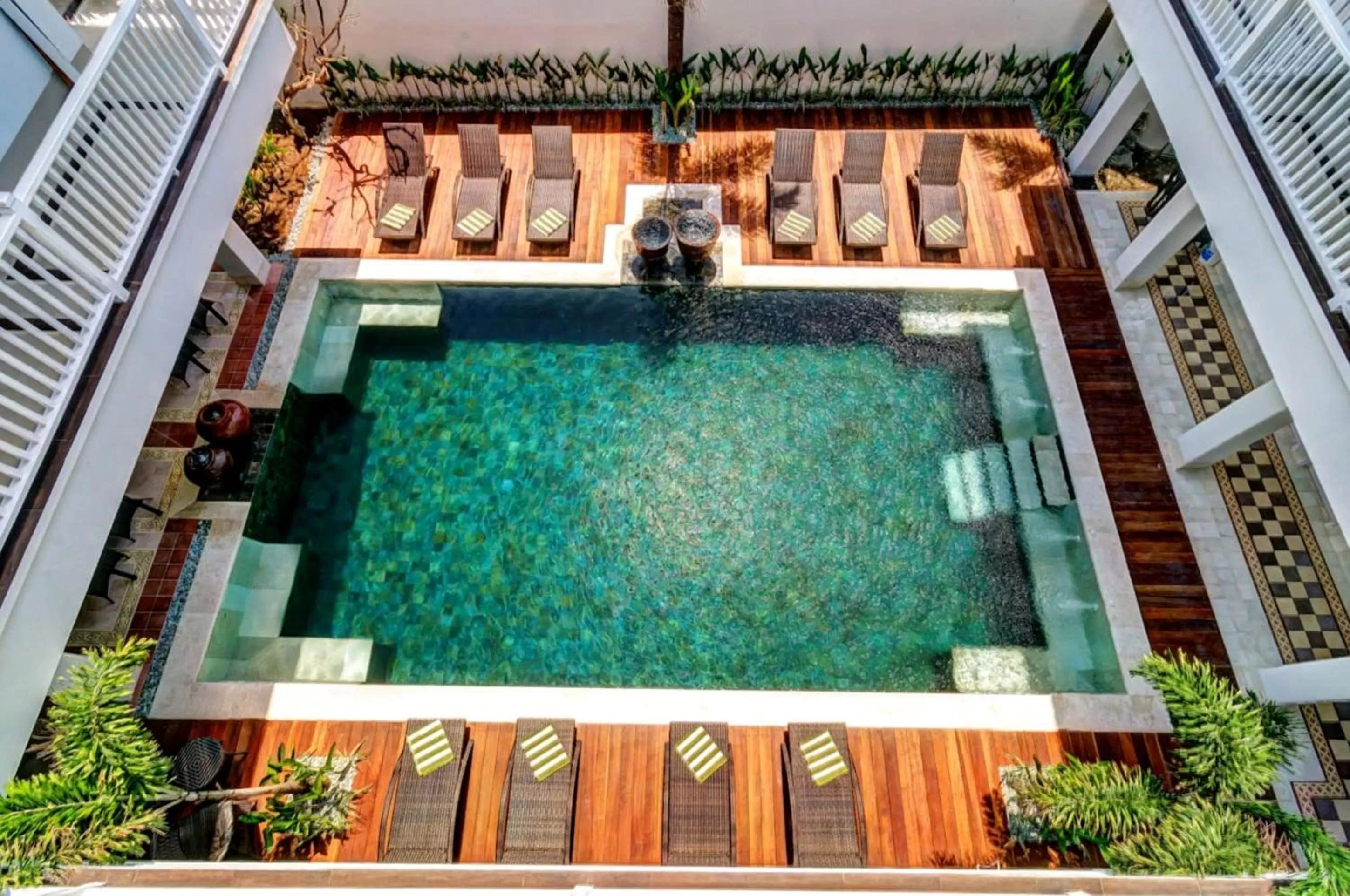 Swimming pool in Samsara Inn
