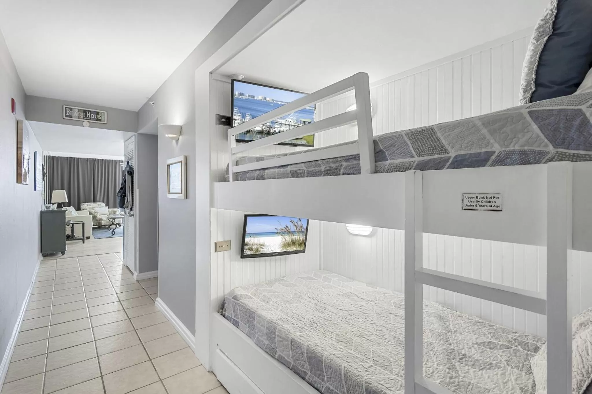 bunk bed, Bed in Pelican Beach Resort by Tufan