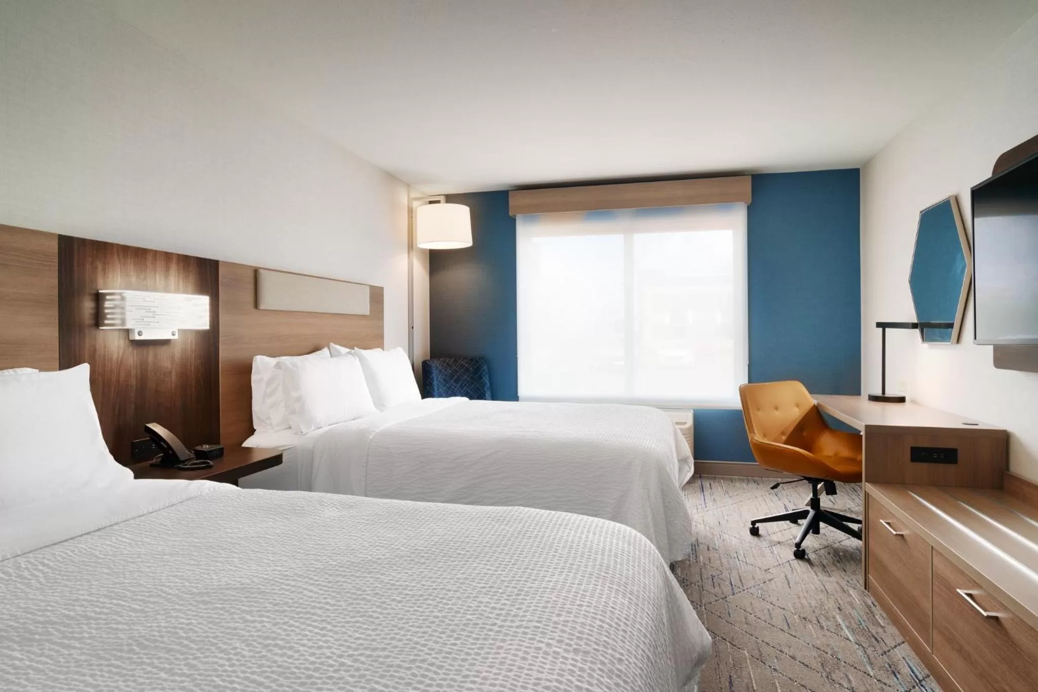 Photo of the whole room, Bed in Holiday Inn Express and Suites Helena by IHG
