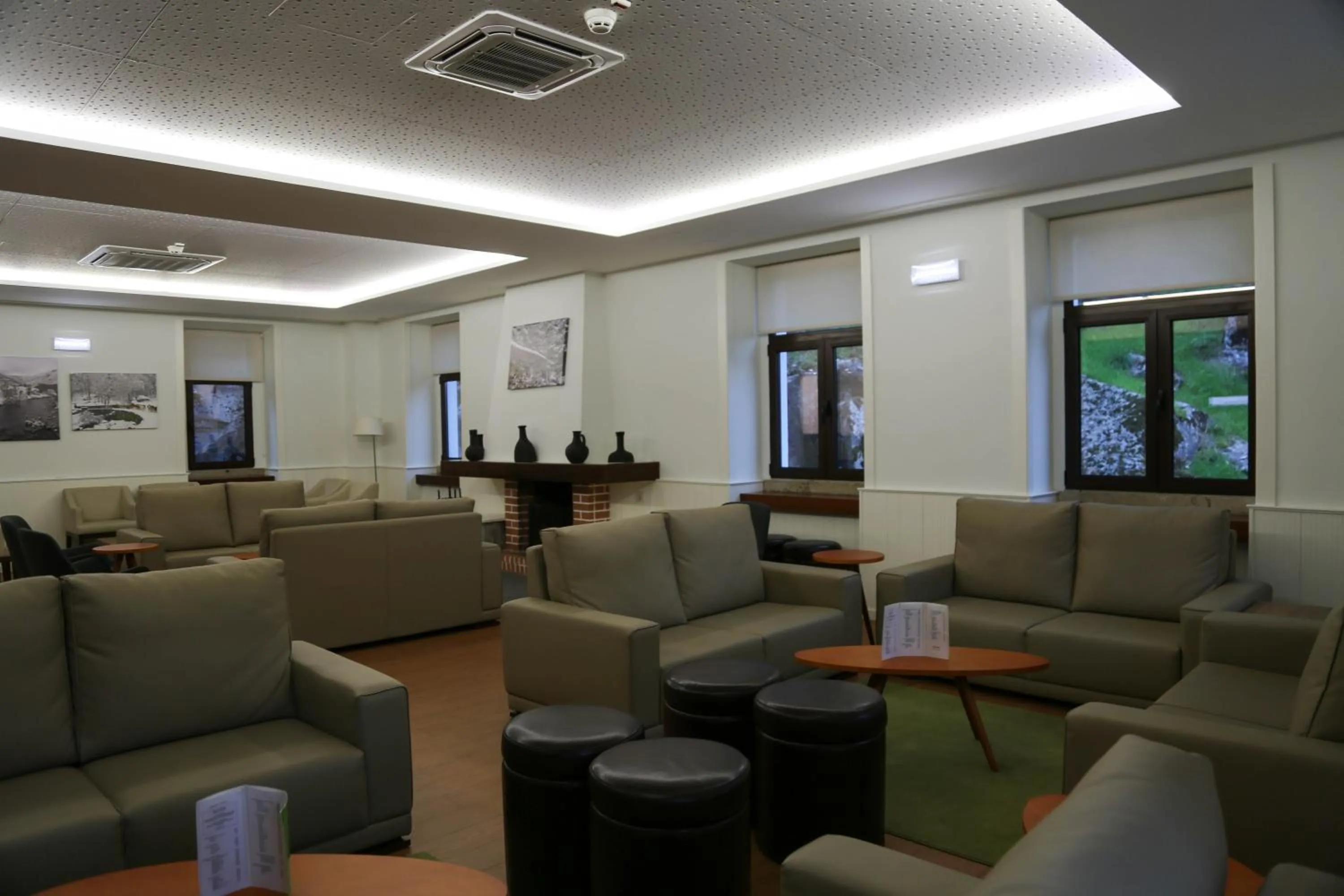 Lounge or bar in INATEL Manteigas