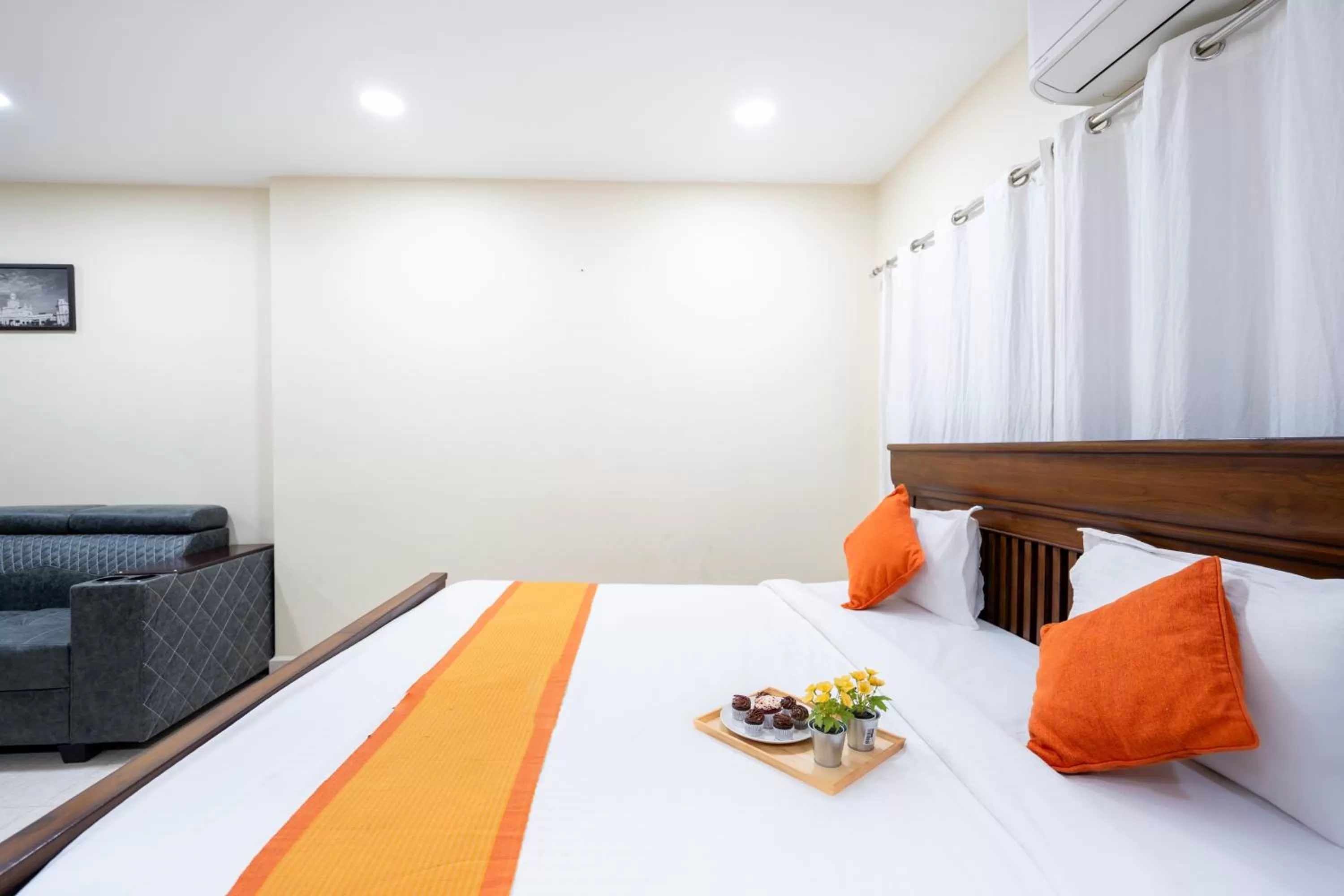Bed in Hotel Voila Atnest Suites Kokapet, Business Hotel