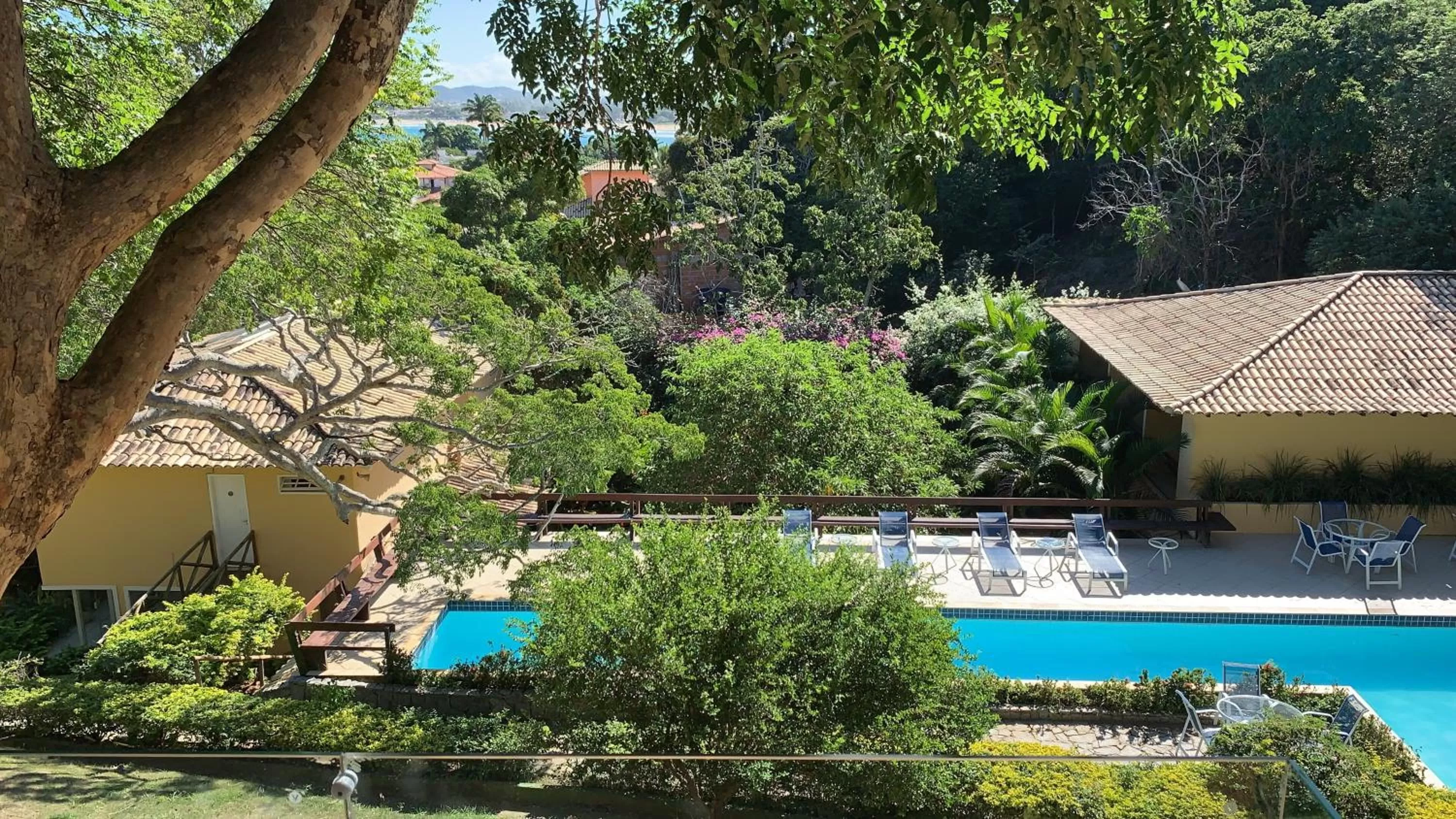 Swimming Pool in Praia da Ferradurinha Guest House