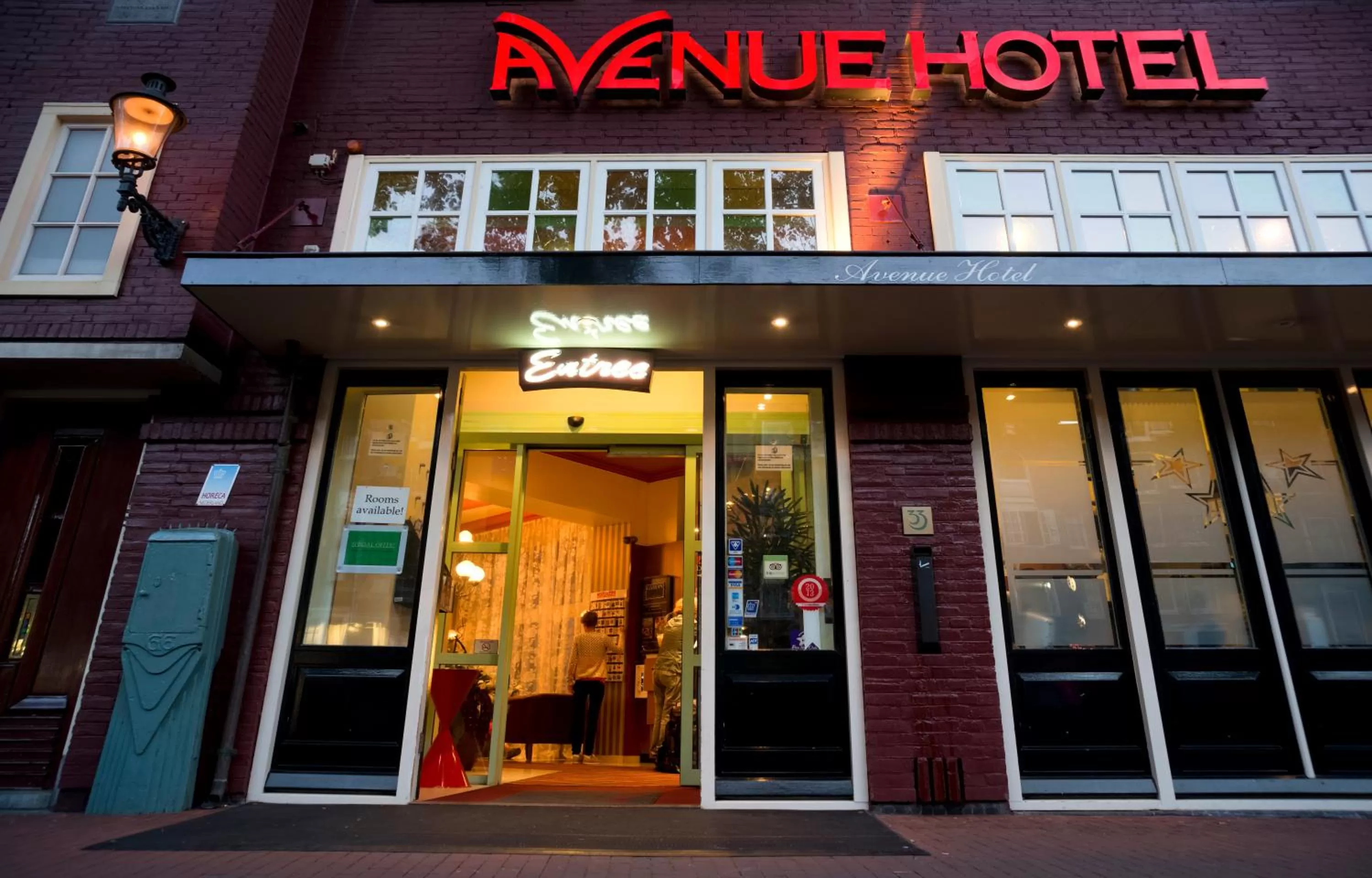 Facade/entrance in Avenue Hotel