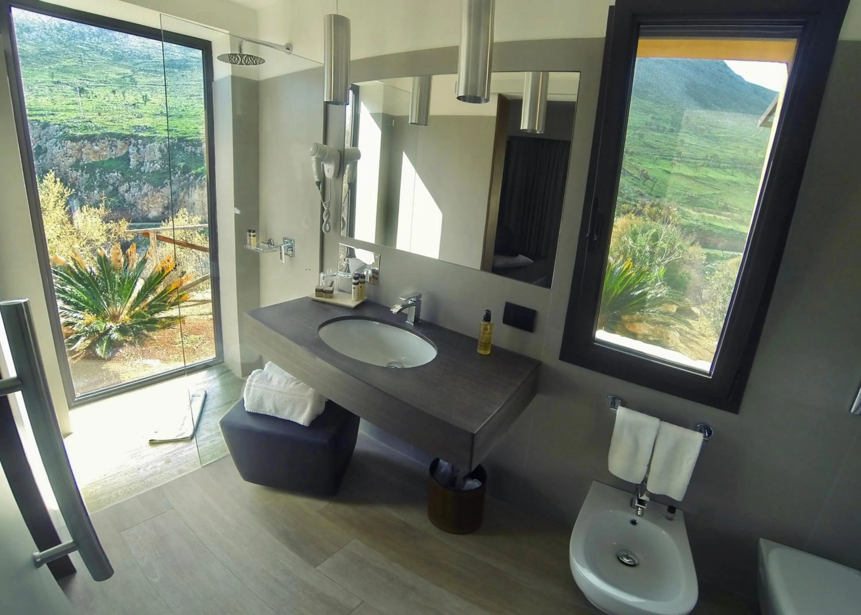 Toilet in Baglio La Porta by Geocharme