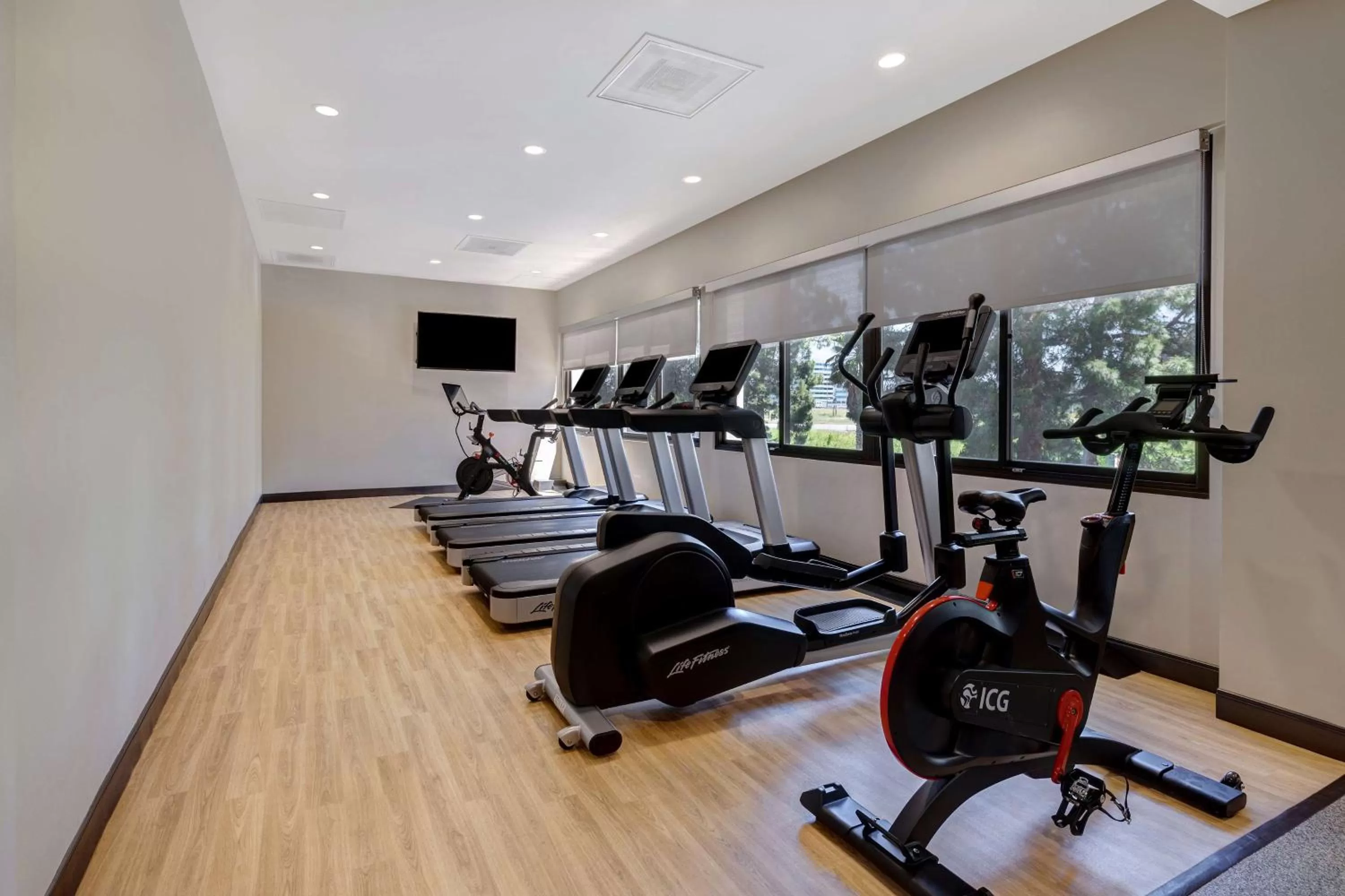 Fitness centre/facilities in Embassy Suites by Hilton Santa Clara Silicon Valley
