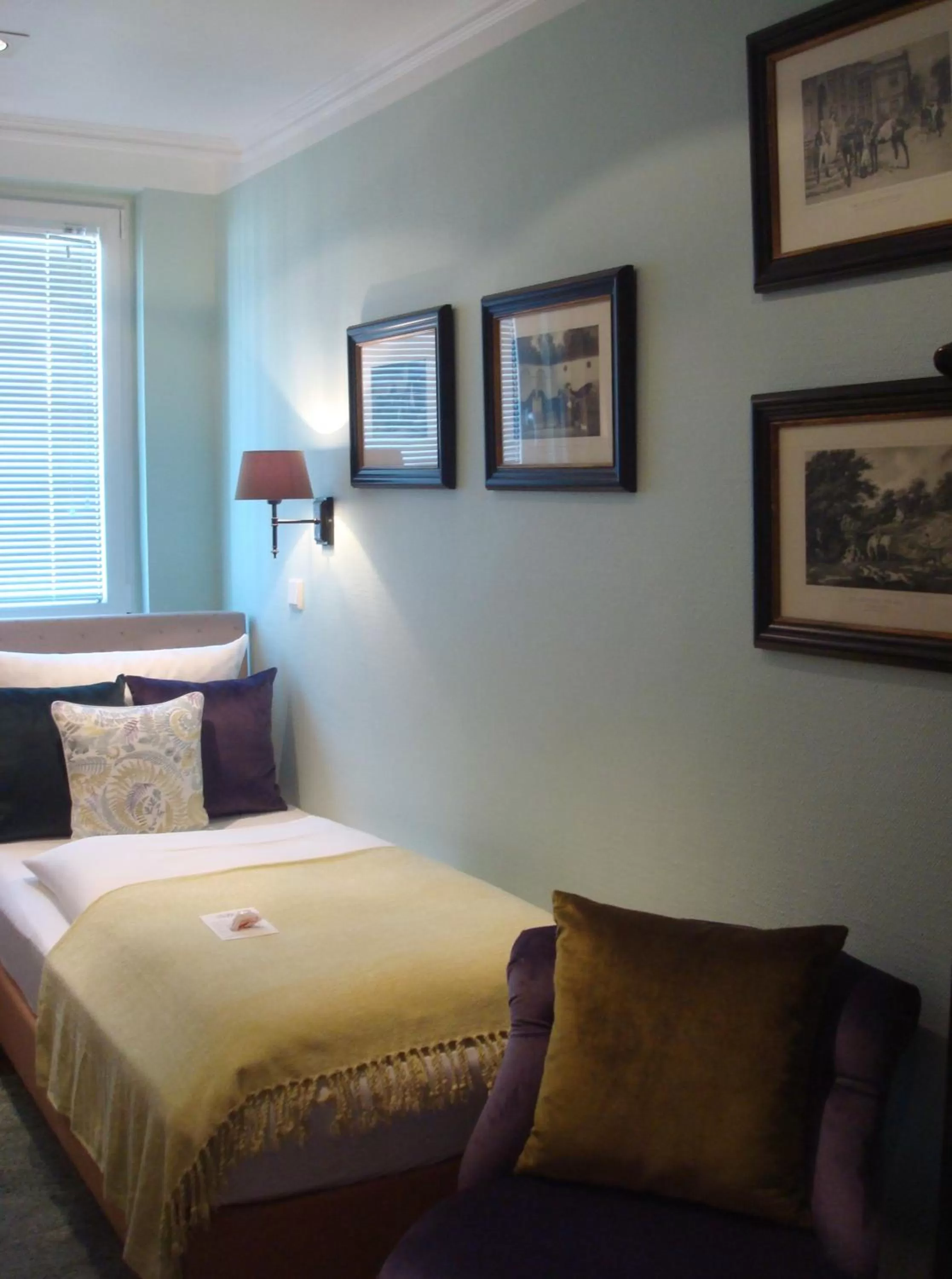 Photo of the whole room, Bed in Hotel Sir & Lady Astor