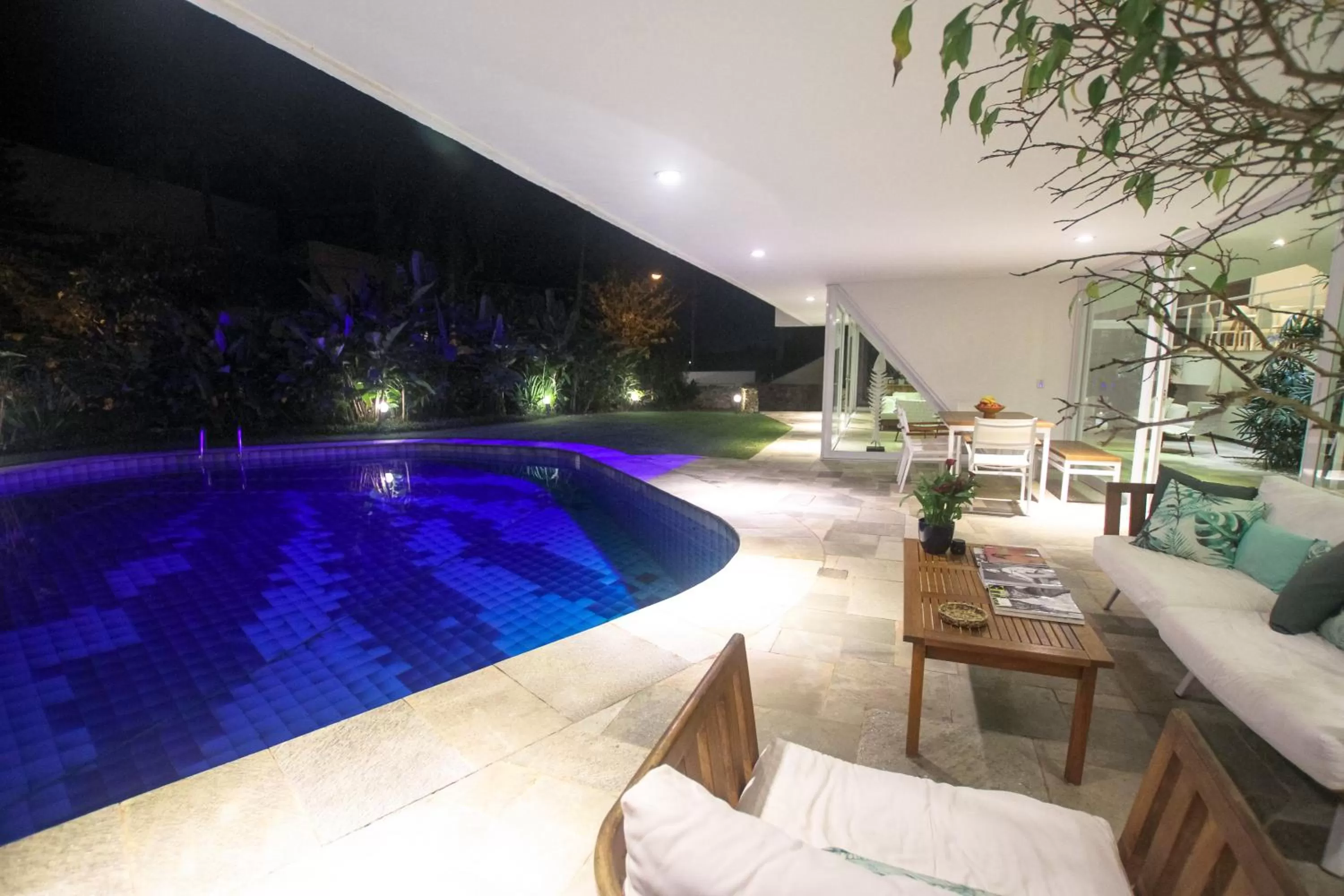 Swimming Pool in Guest House Guarujá