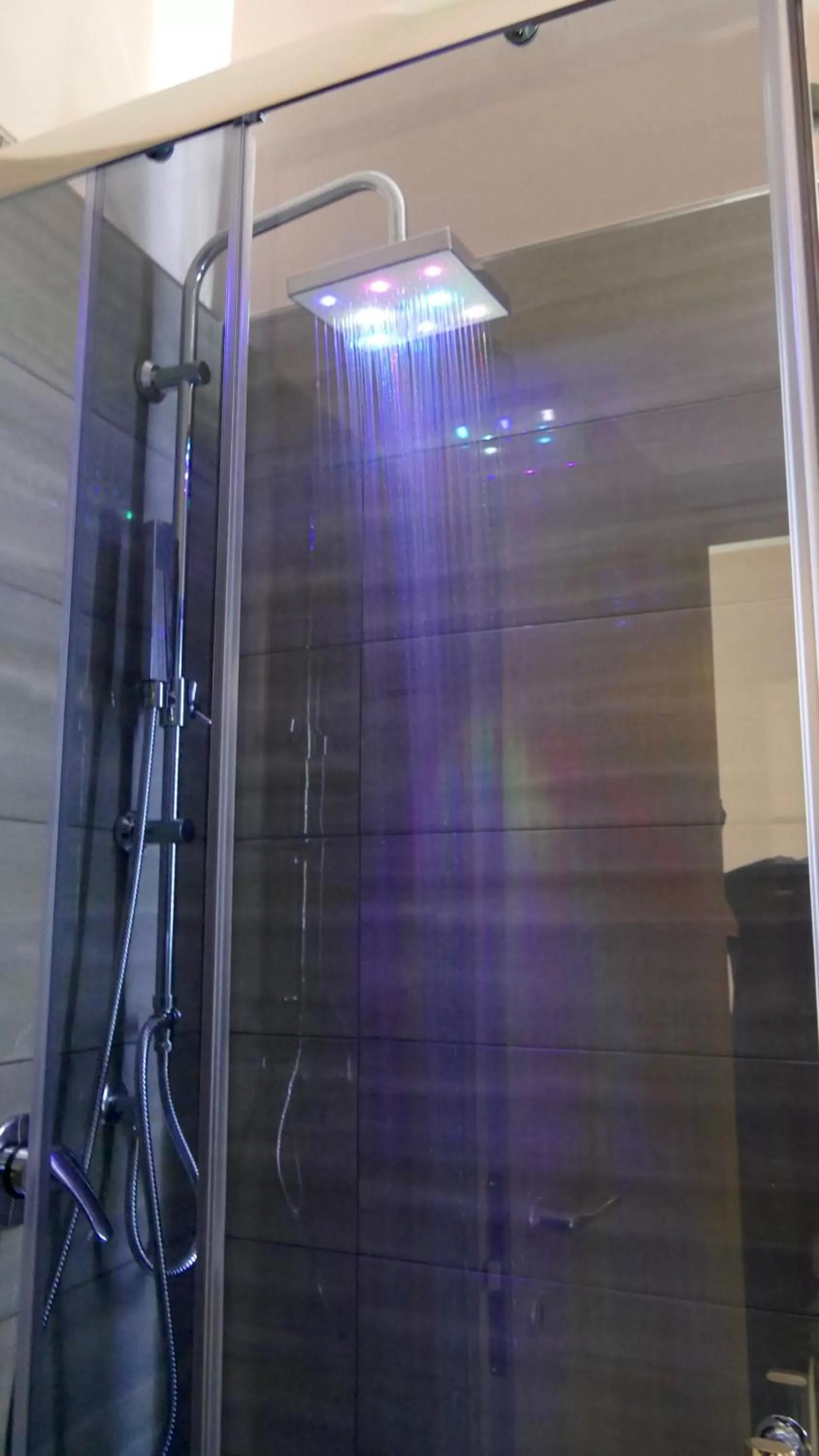 Bathroom in Cairoli Exclusive Rooms & Suite