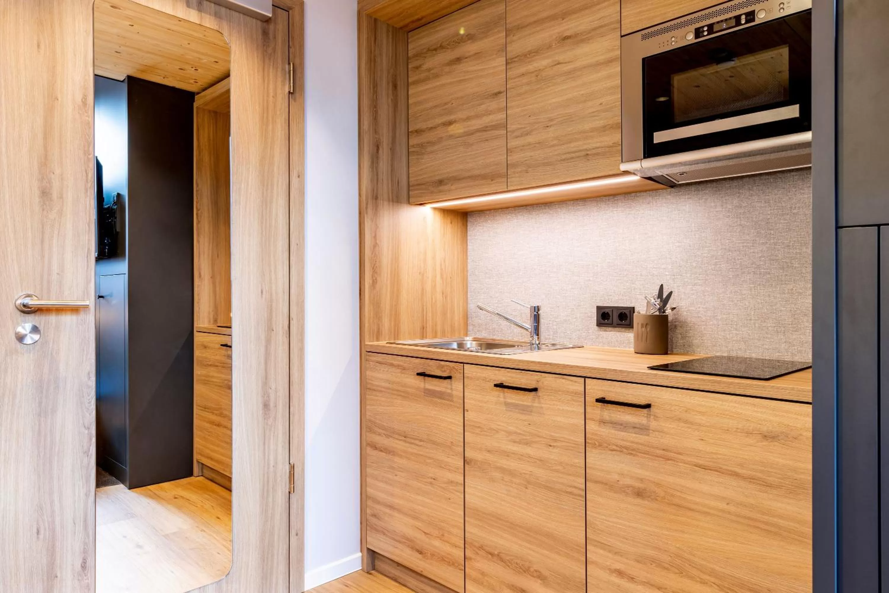 Kitchen or kitchenette in BOLLWERK Lifestyle Hotel, automatisiertes Hotel mit Self Check In