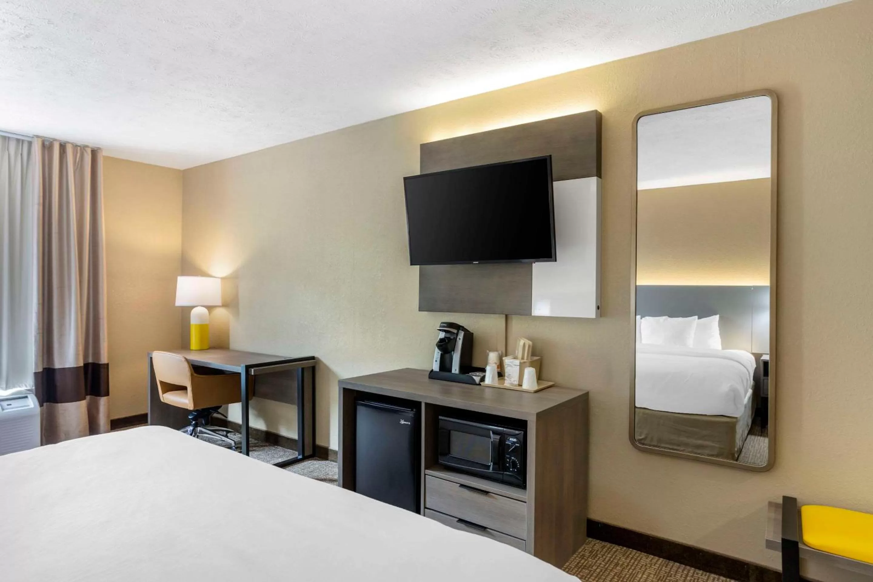 Bedroom, Bed in Comfort Inn Huntingdon