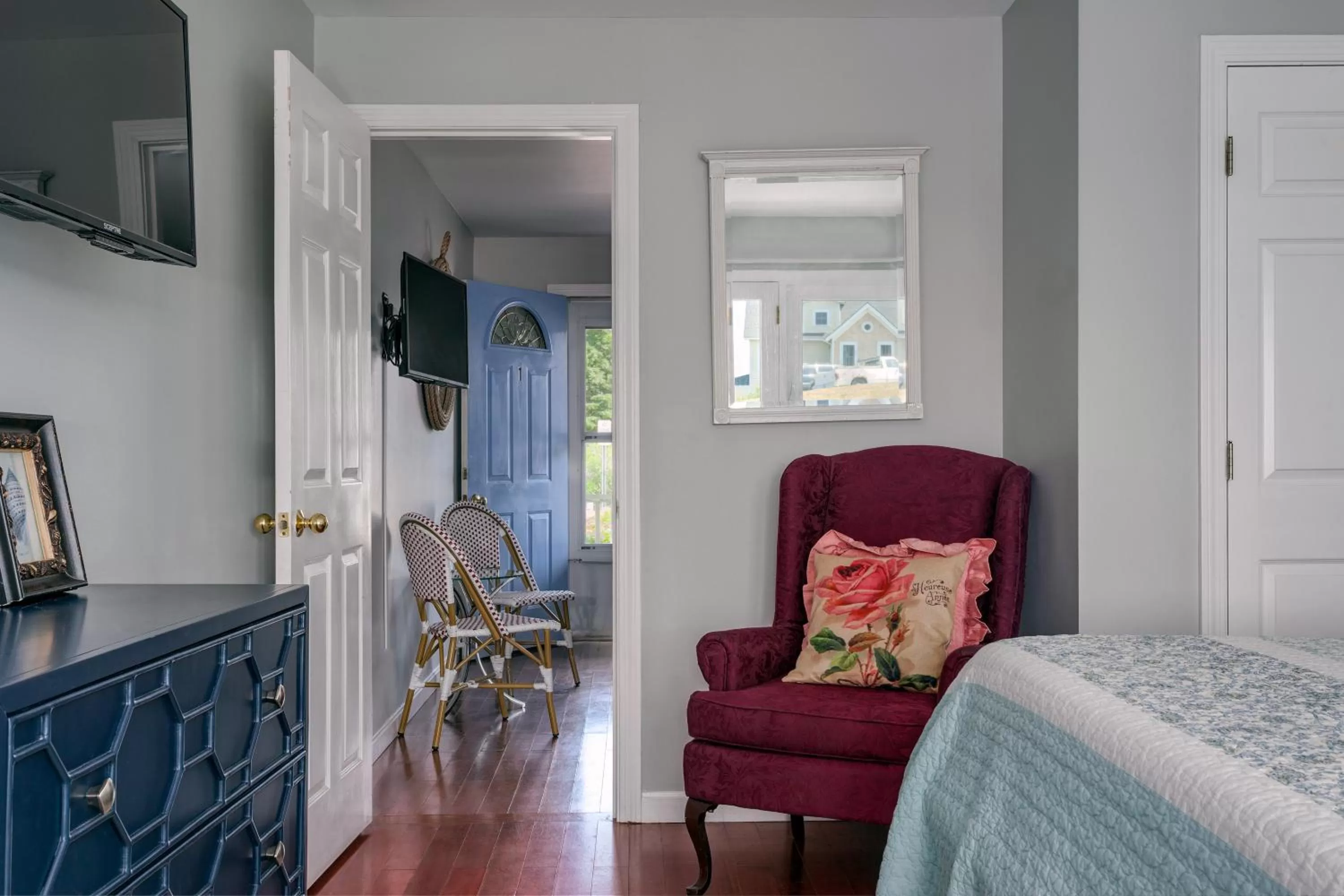 Bedroom, Seating Area in Avonlea