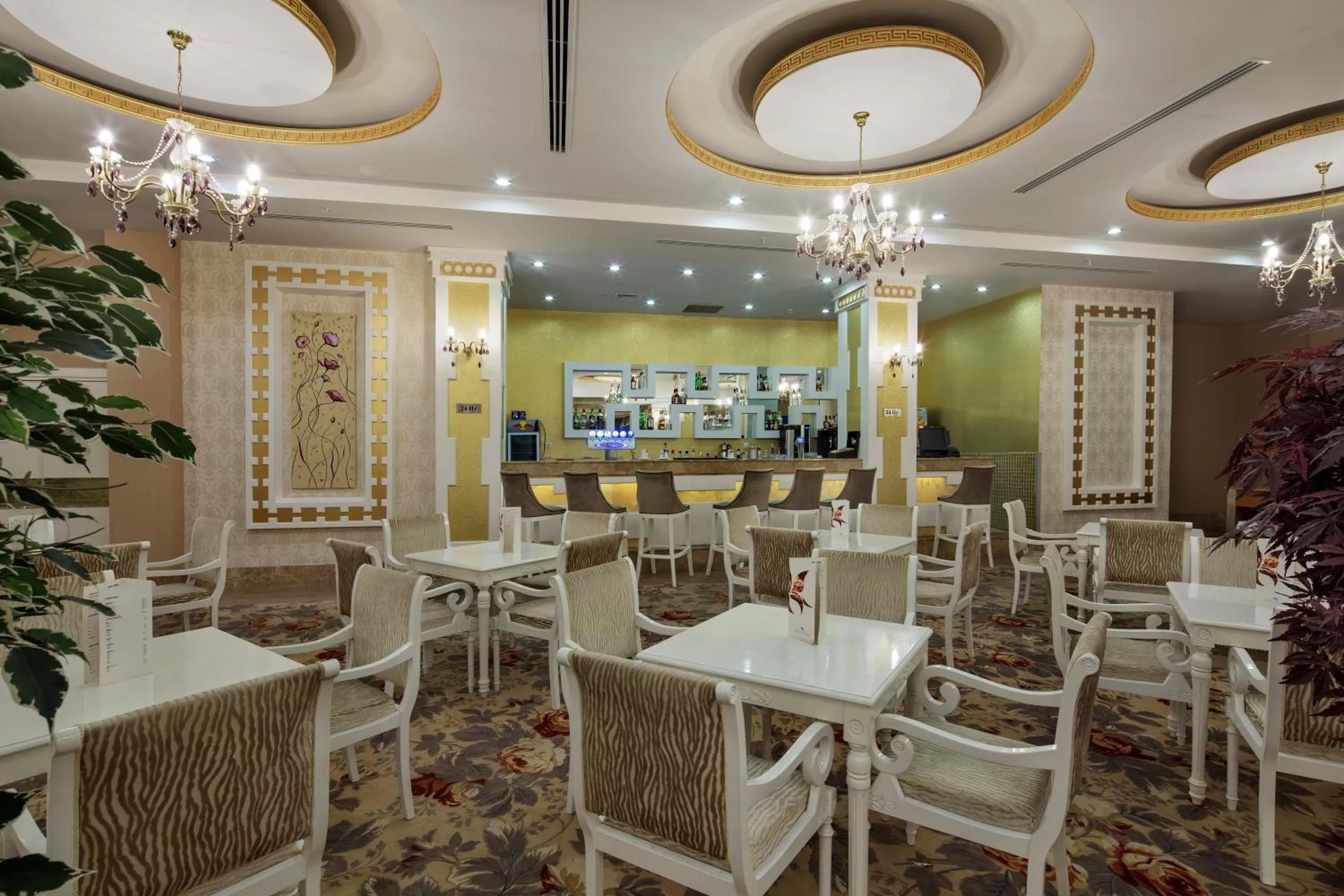 Lounge or bar in Crystal Tat Beach Pearl Collection - Ultimate All Inclusive