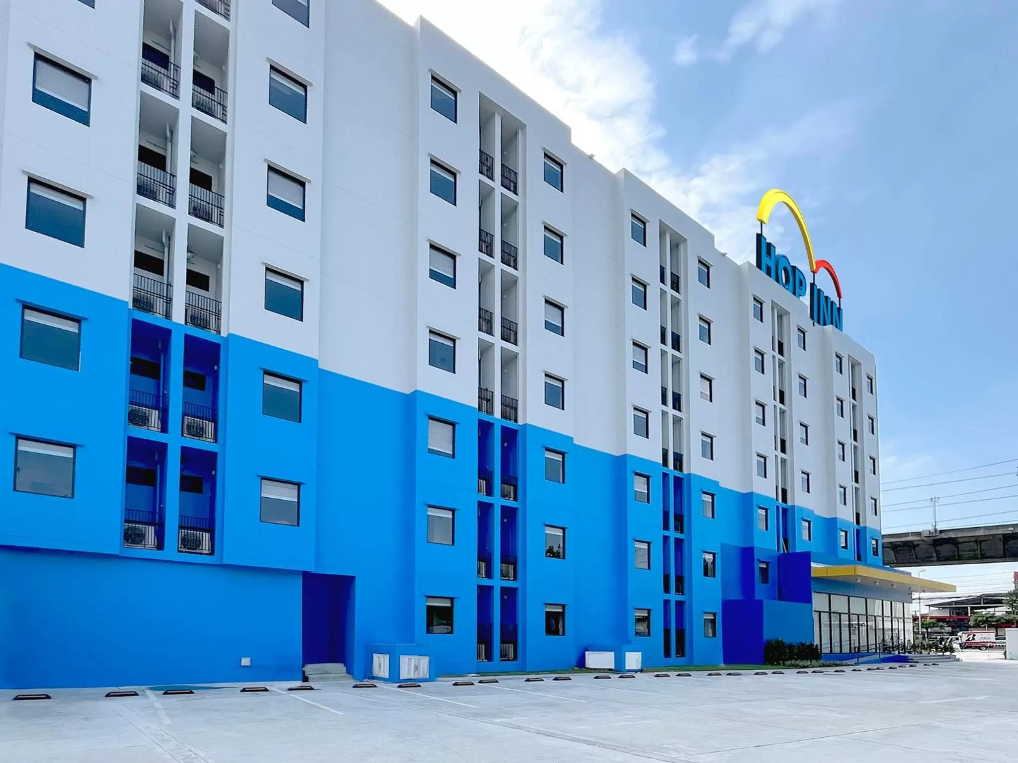 Property building in HOP INN Bangkok Bangna