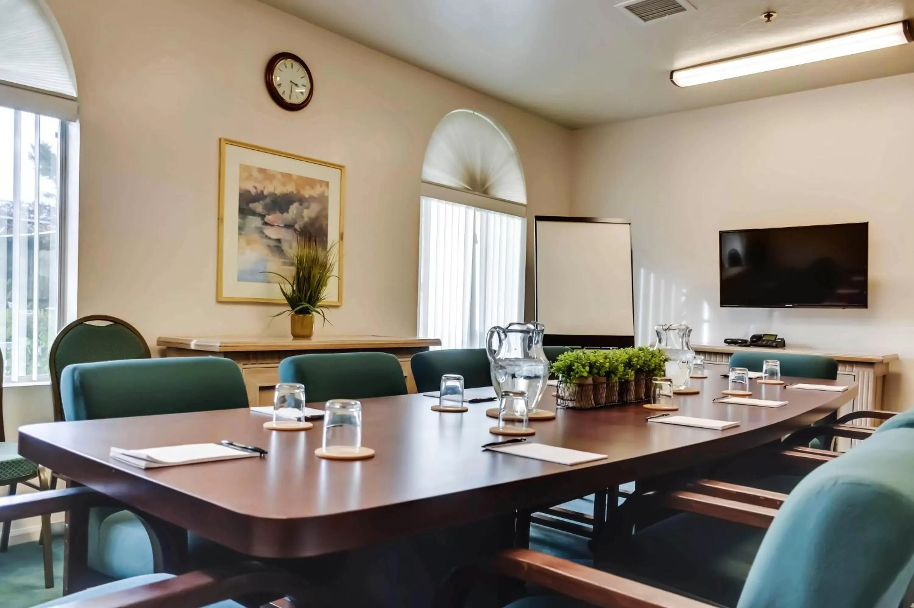 Business facilities in Forest Villas Hotel