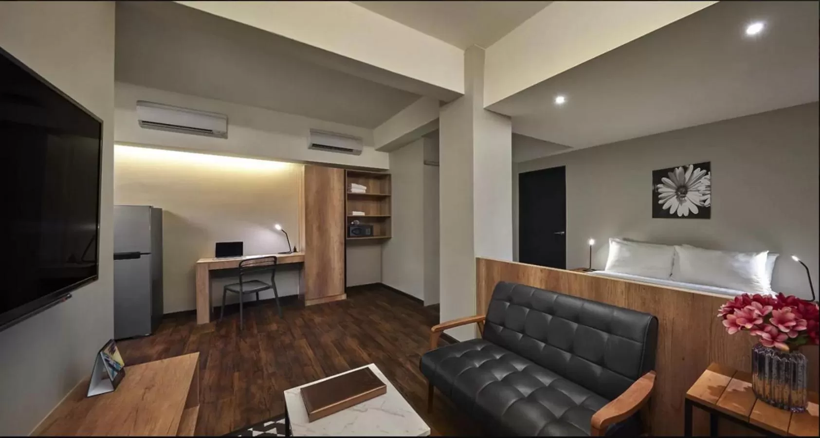 Living room, Seating Area in Tropics Eight Suites