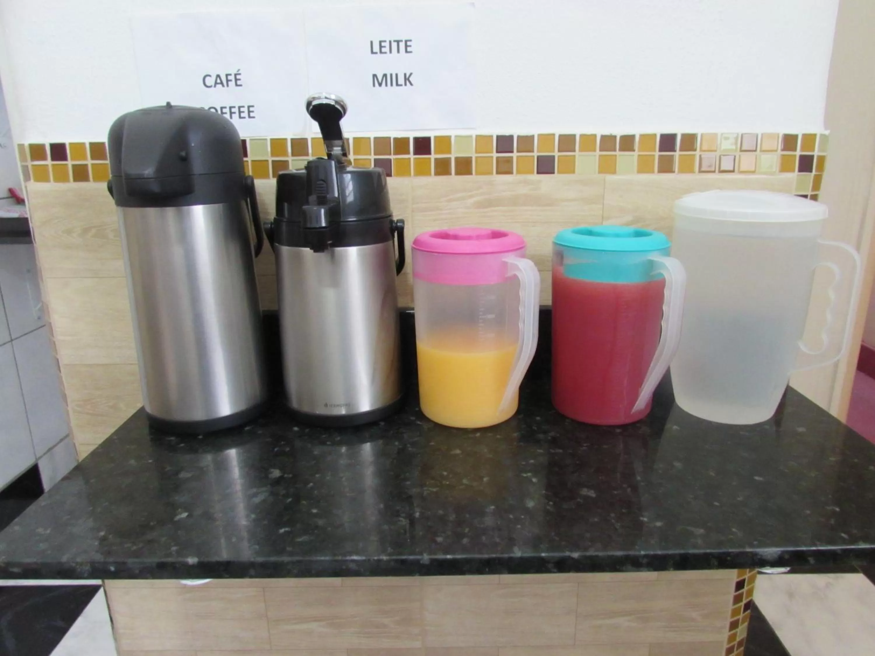 Breakfast, Coffee/Tea Facilities in Hotel Plaza Olido