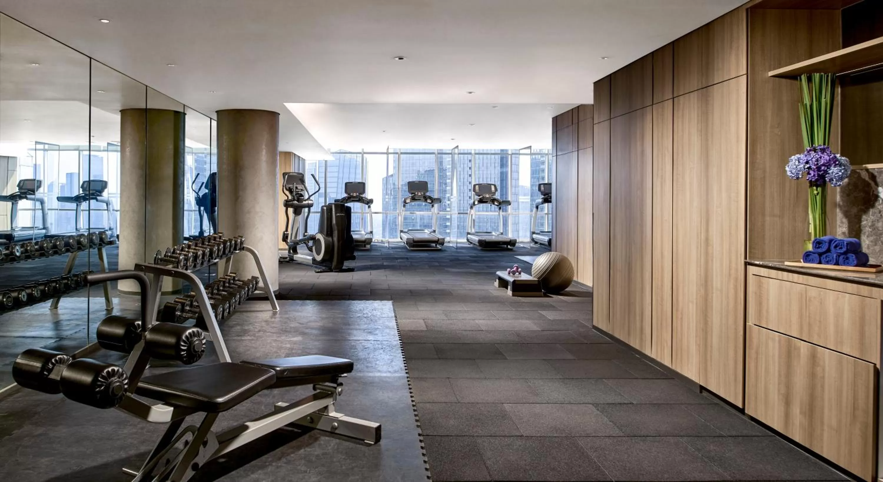 Fitness centre/facilities in Oakwood Premier Cozmo Jakarta