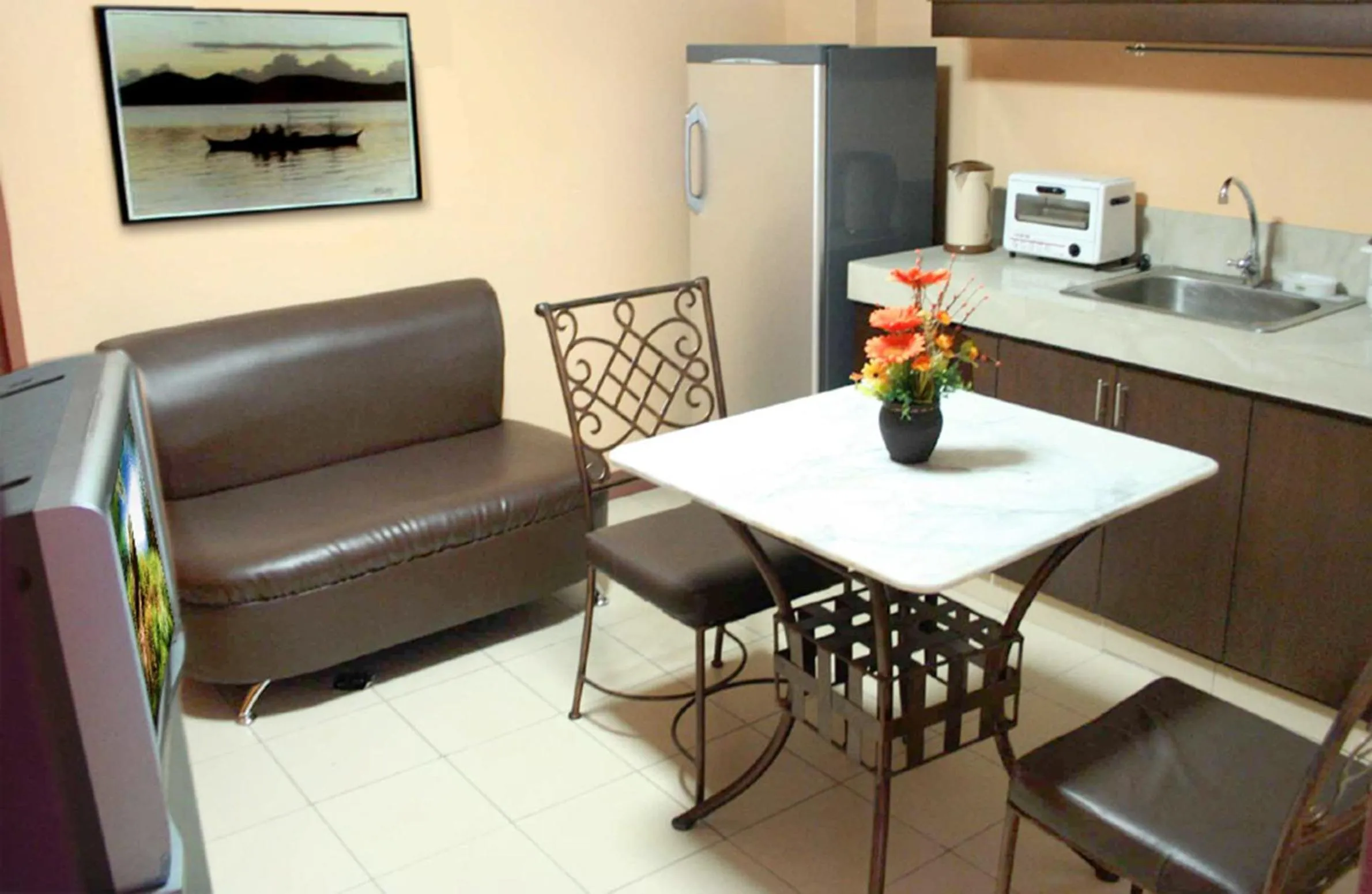 Kitchen or kitchenette in 1775 Adriatico Suites