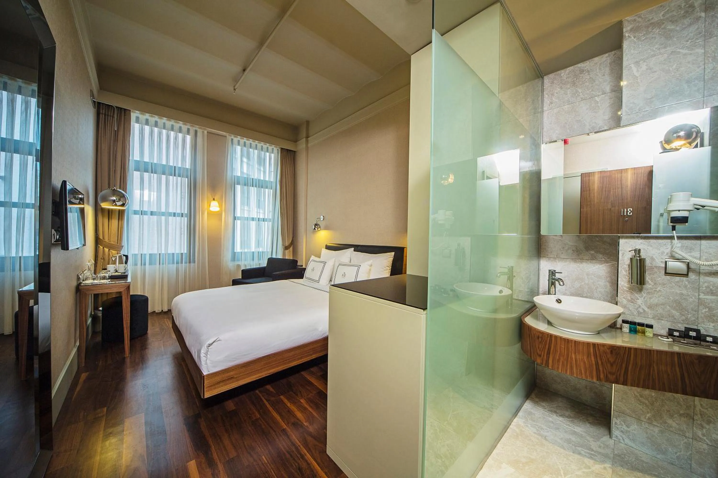 Bathroom, Bed in The Haze Karaköy