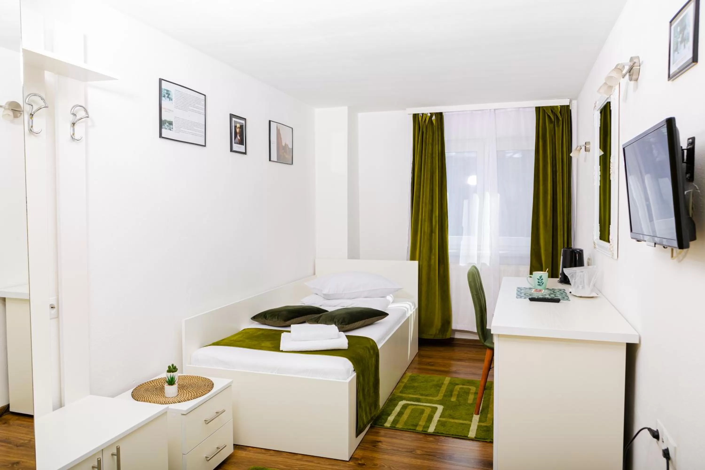 Bedroom, Bed in Pensiunea Pictorilor