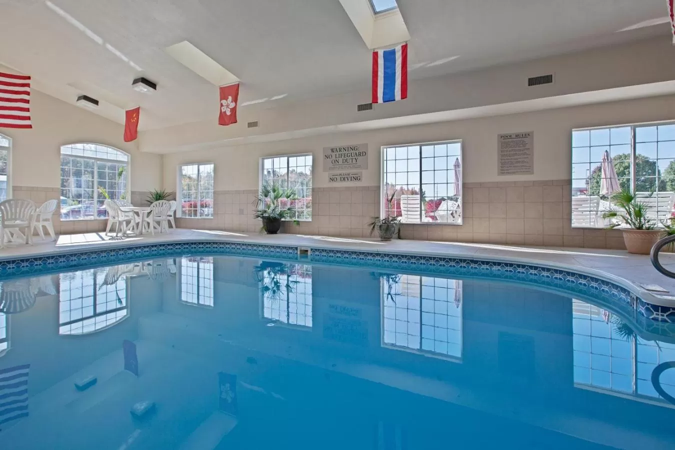 Swimming pool in Country Inn & Suites by Radisson, Paducah, KY