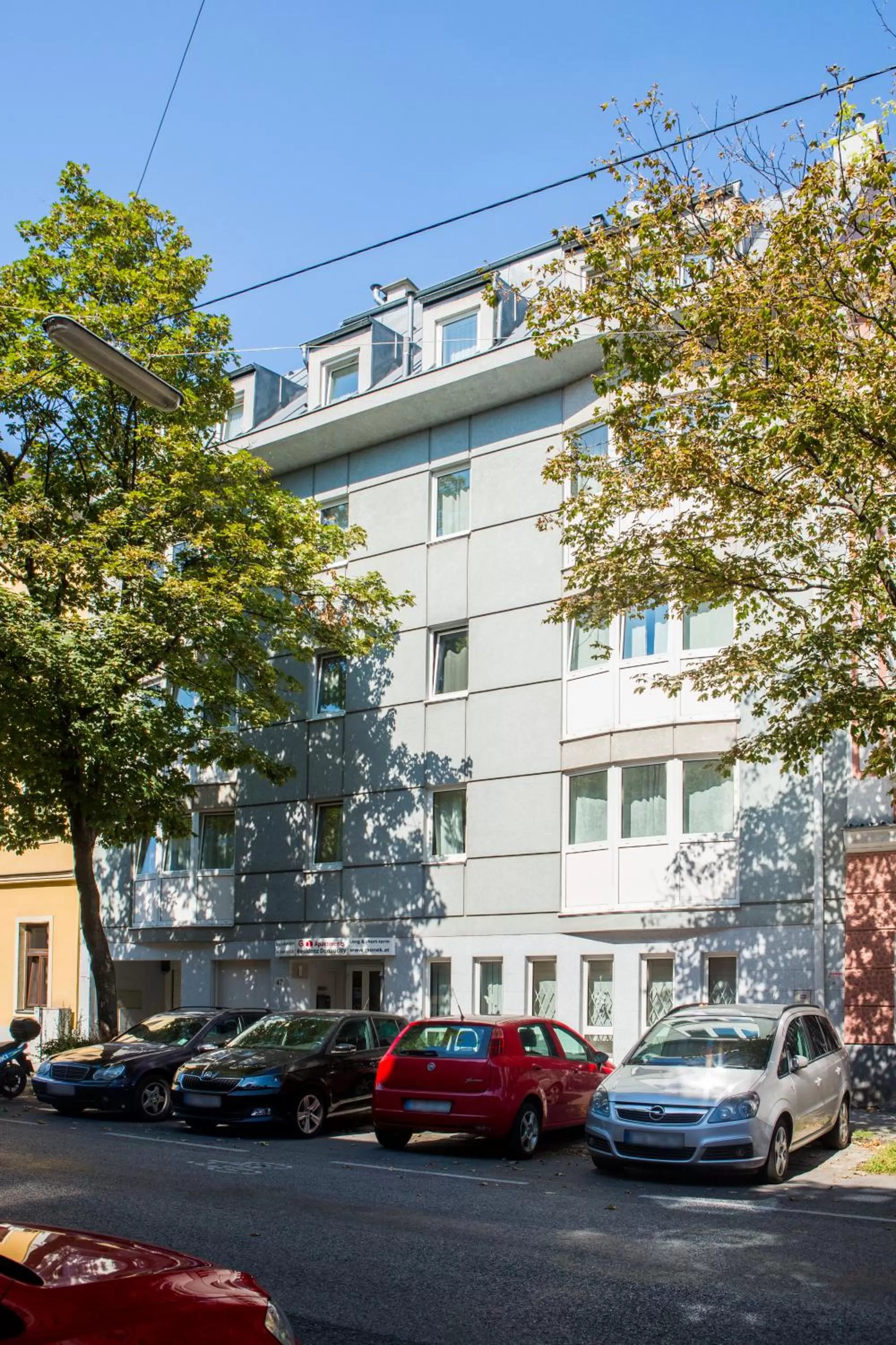 Facade/entrance in Residenz Donaucity