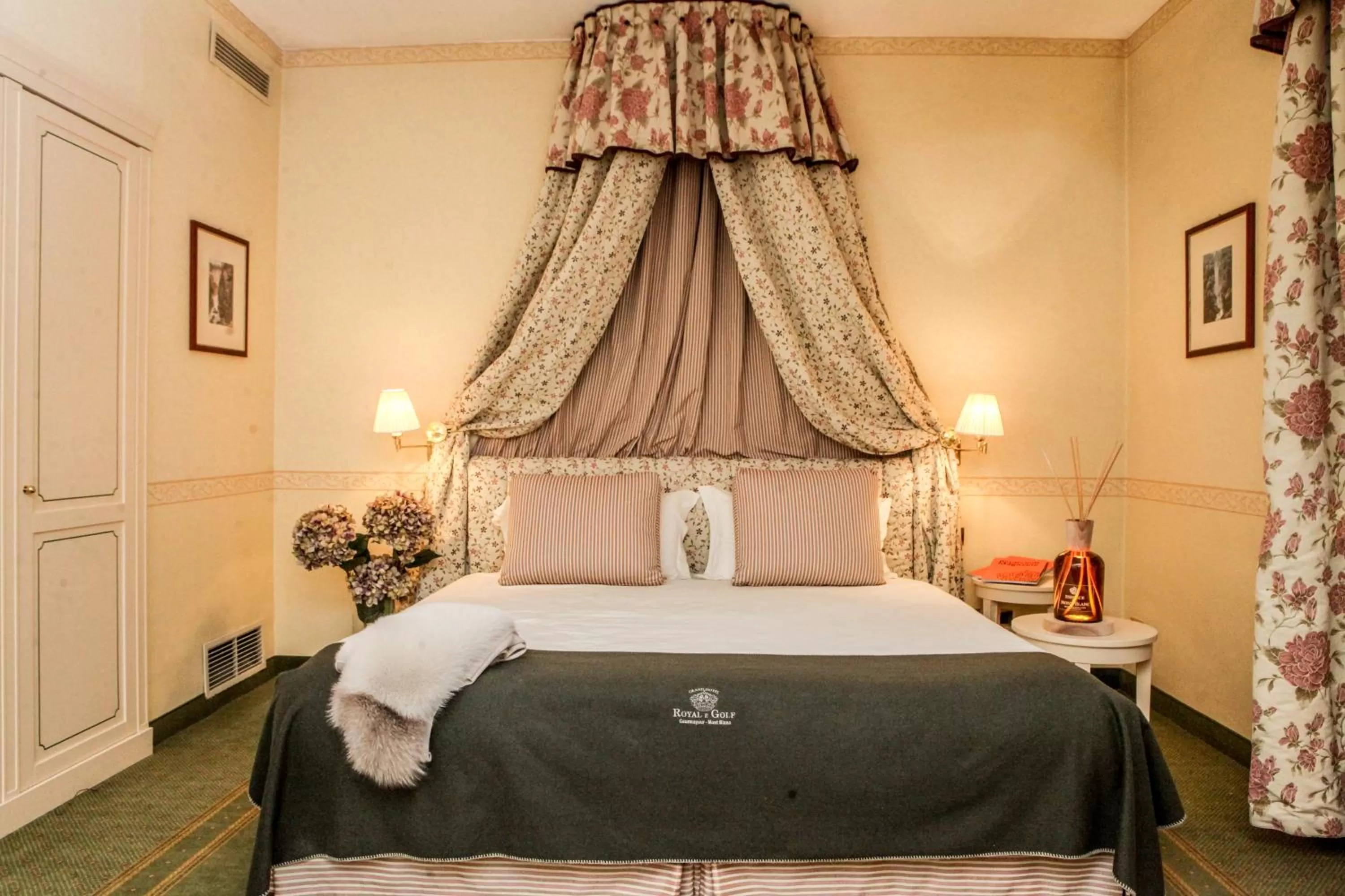 Bed in Grand Hotel Royal E Golf