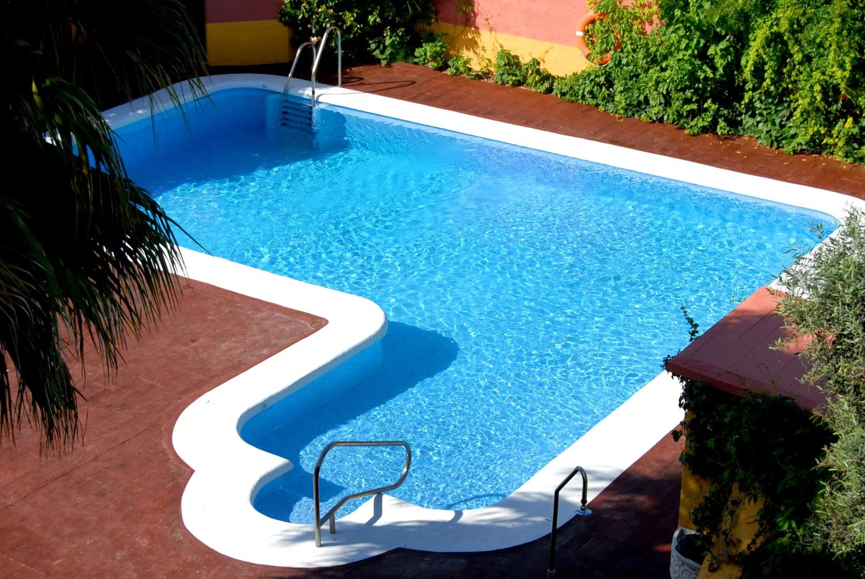 Swimming pool in Hotel Pinomar